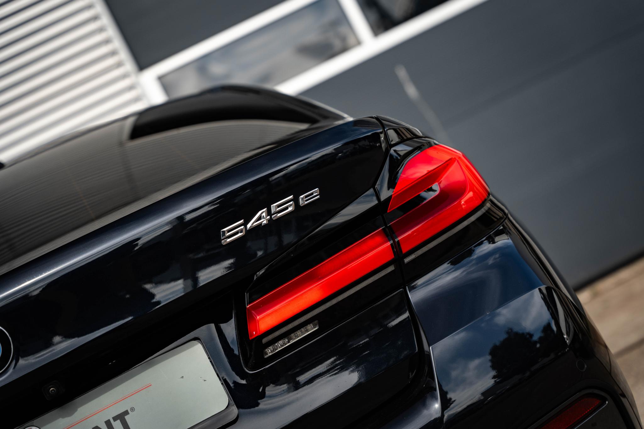 Foto van BMW 545e xDrive