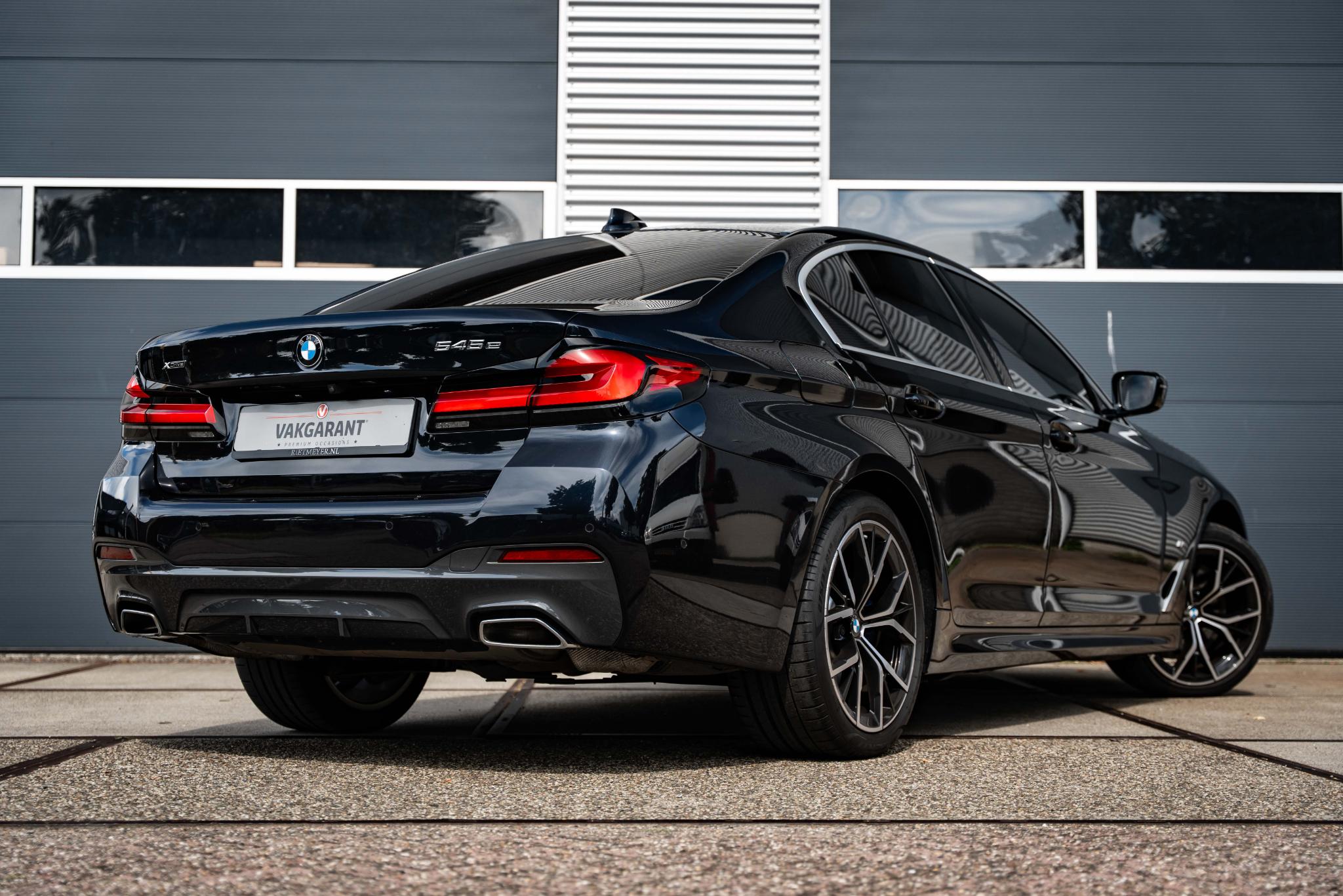 Foto van BMW 545e xDrive