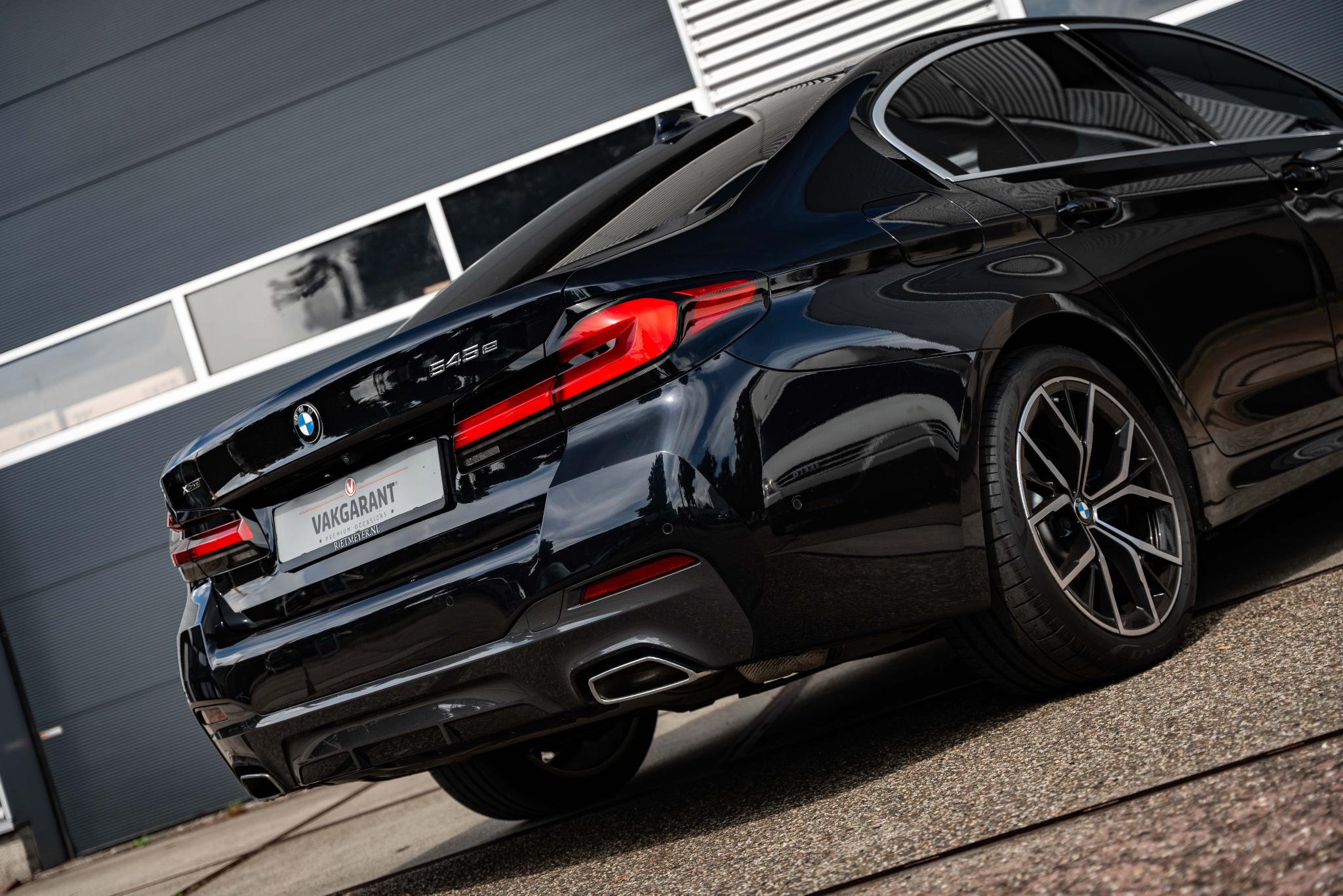 Foto van BMW 545e xDrive