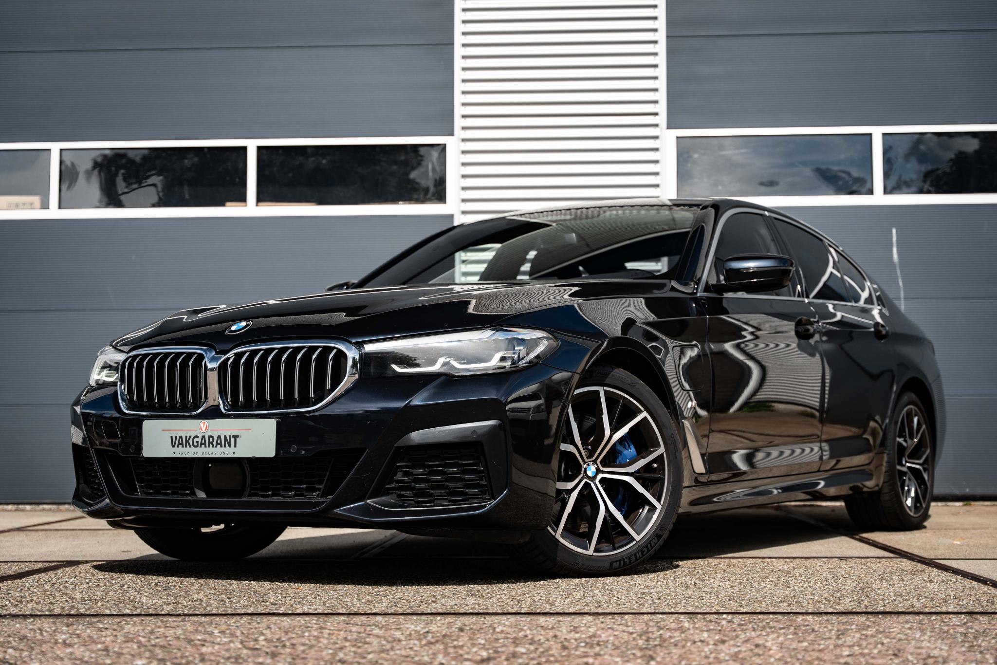 BMW 545e xDrive 545e xDrive M-sport High Executive 2021 - voorkant