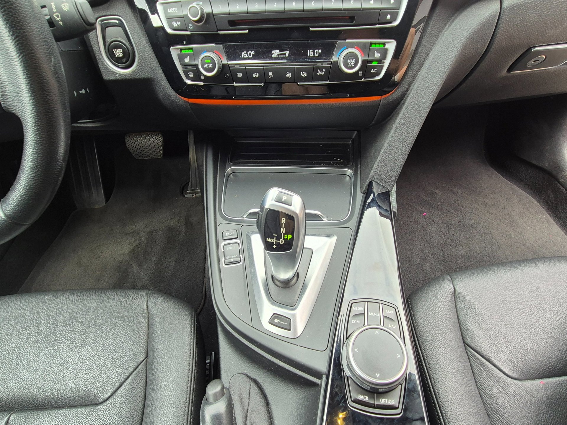 Foto van BMW 330e Iperformance