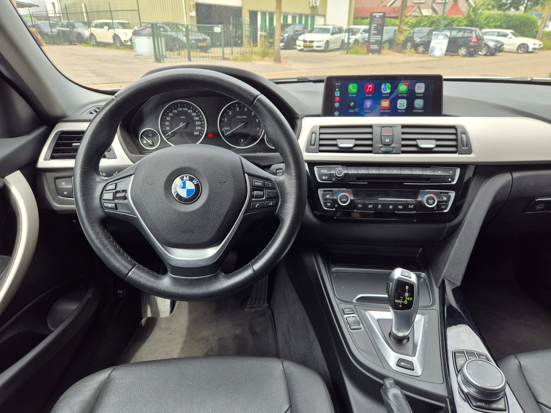 Foto van BMW 330e Iperformance