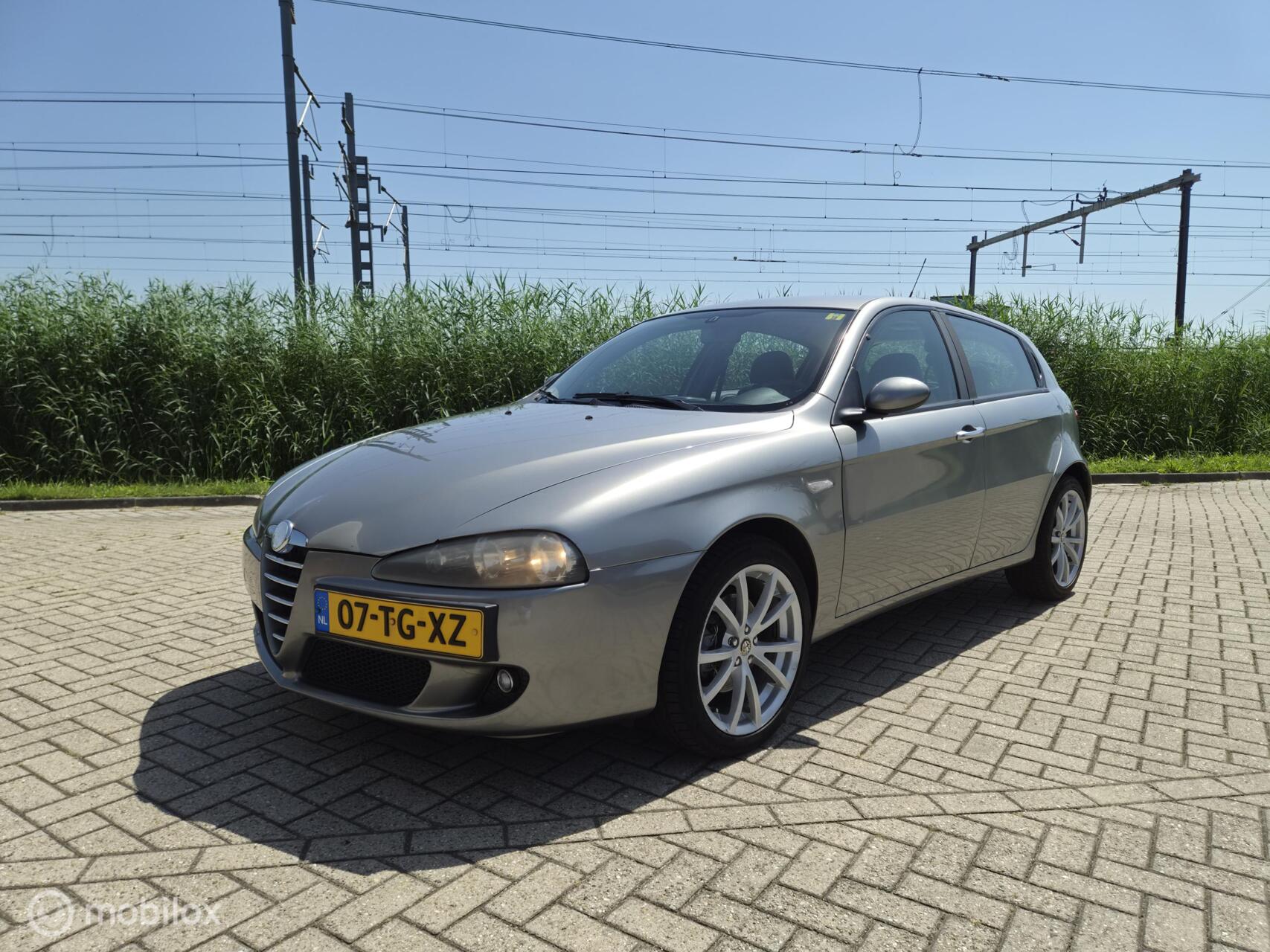 Alfa Romeo Alfa Romeo 147 2.0 T.Spark Collezione NIEUWE APK/AIRCO KOUD 2006 - voorkant