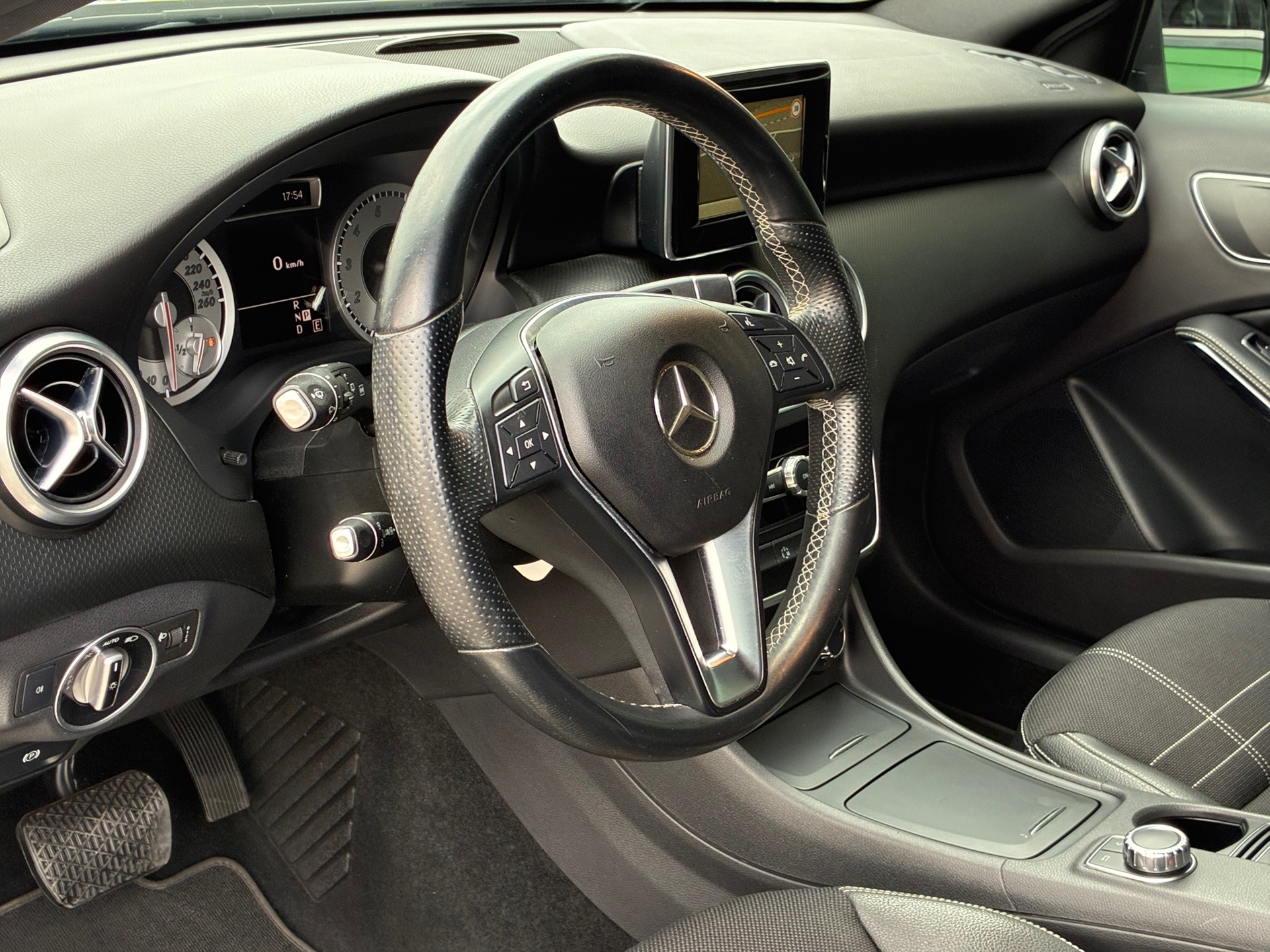 Foto van Mercedes-Benz A 180