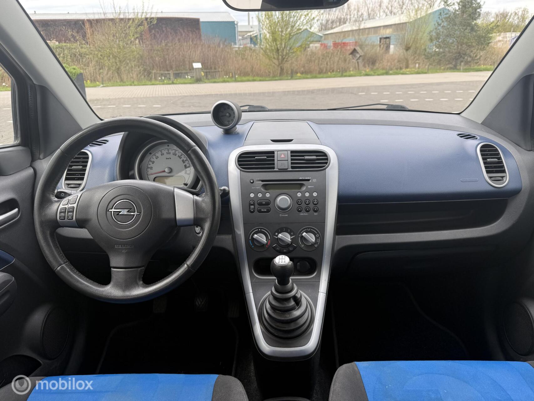 Foto van Opel Agila