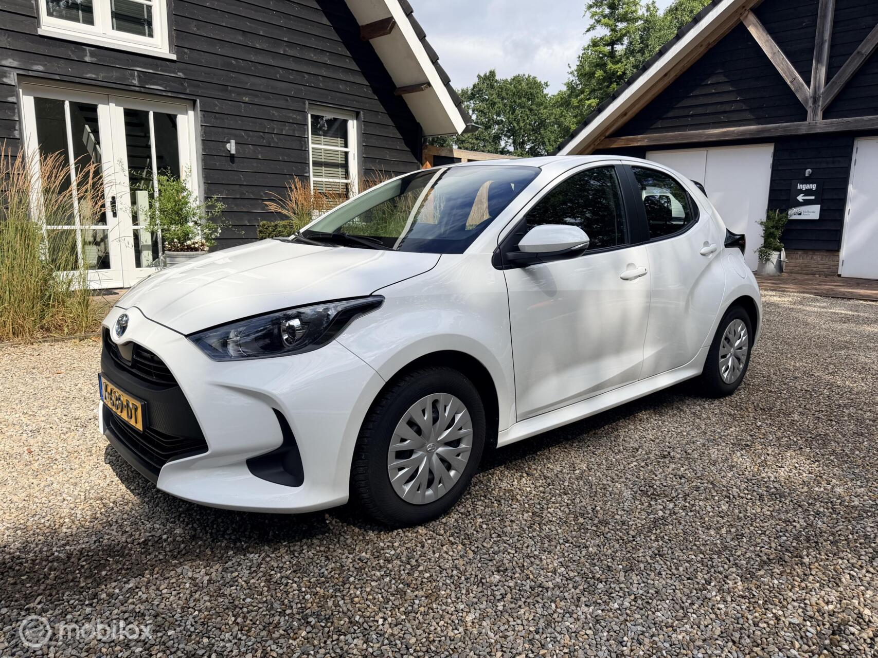 Toyota Yaris 1.5 Hybrid Active 2023 - voorkant