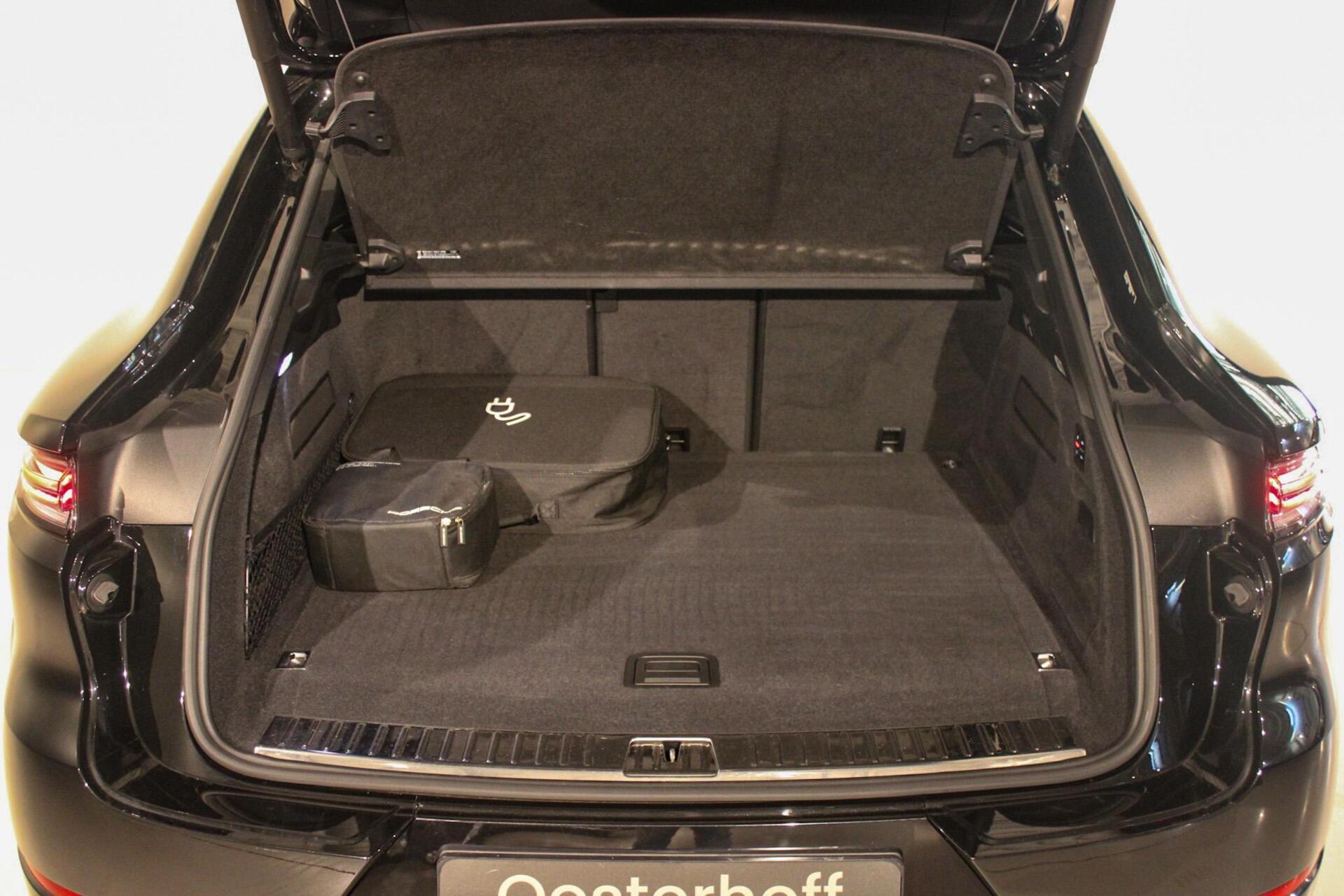 Foto van Porsche Cayenne E-hybrid