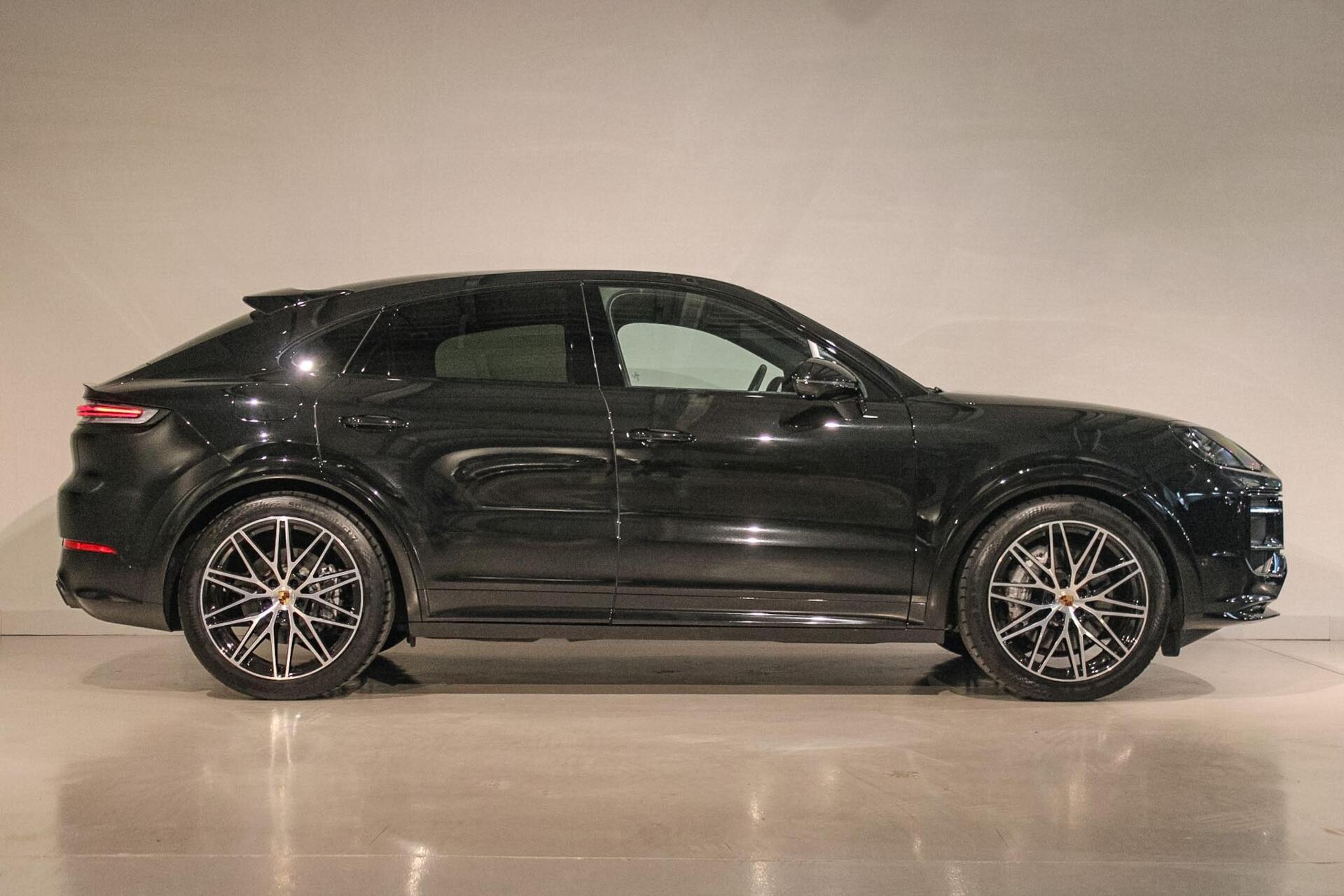 Foto van Porsche Cayenne E-hybrid