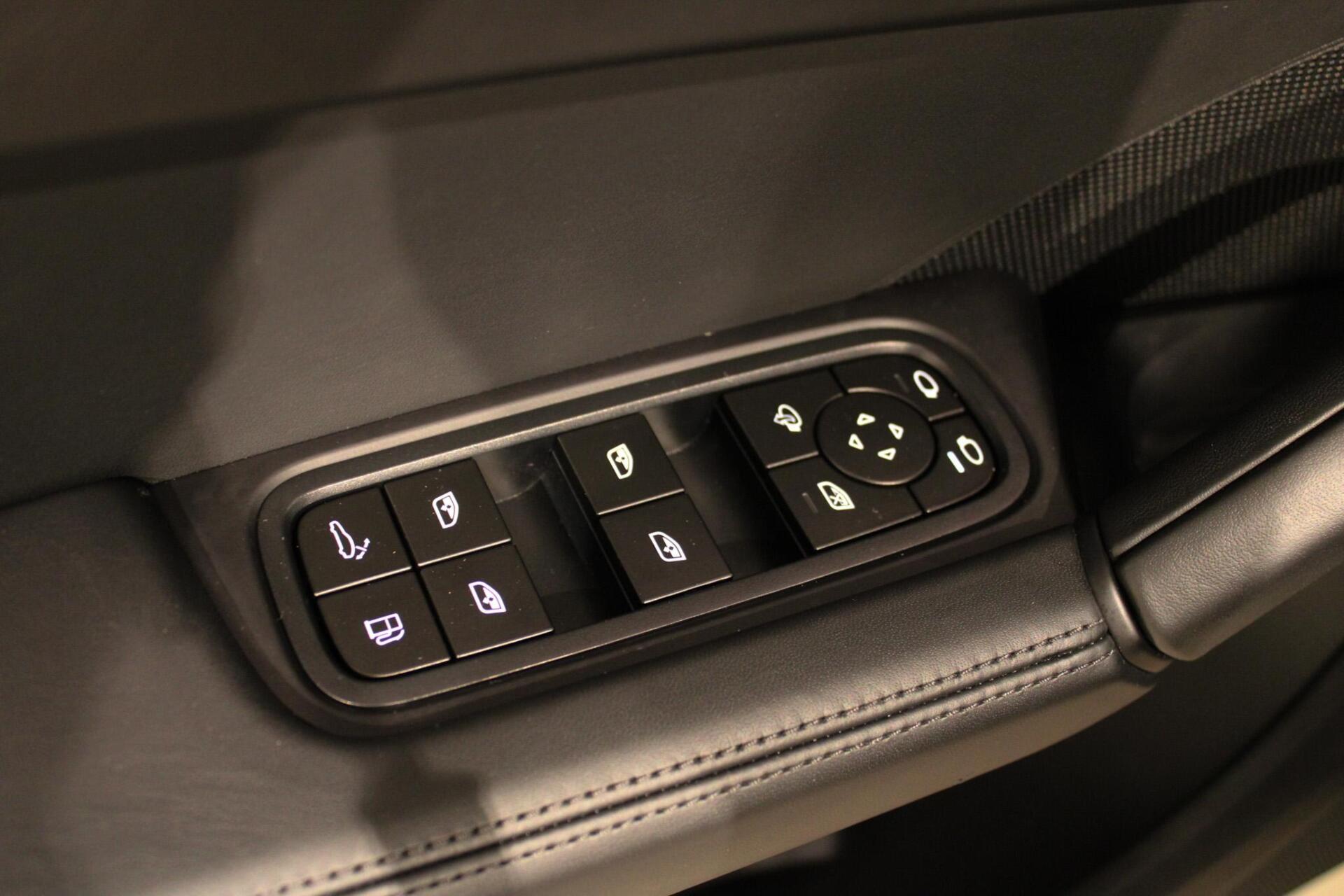 Foto van Porsche Cayenne E-hybrid