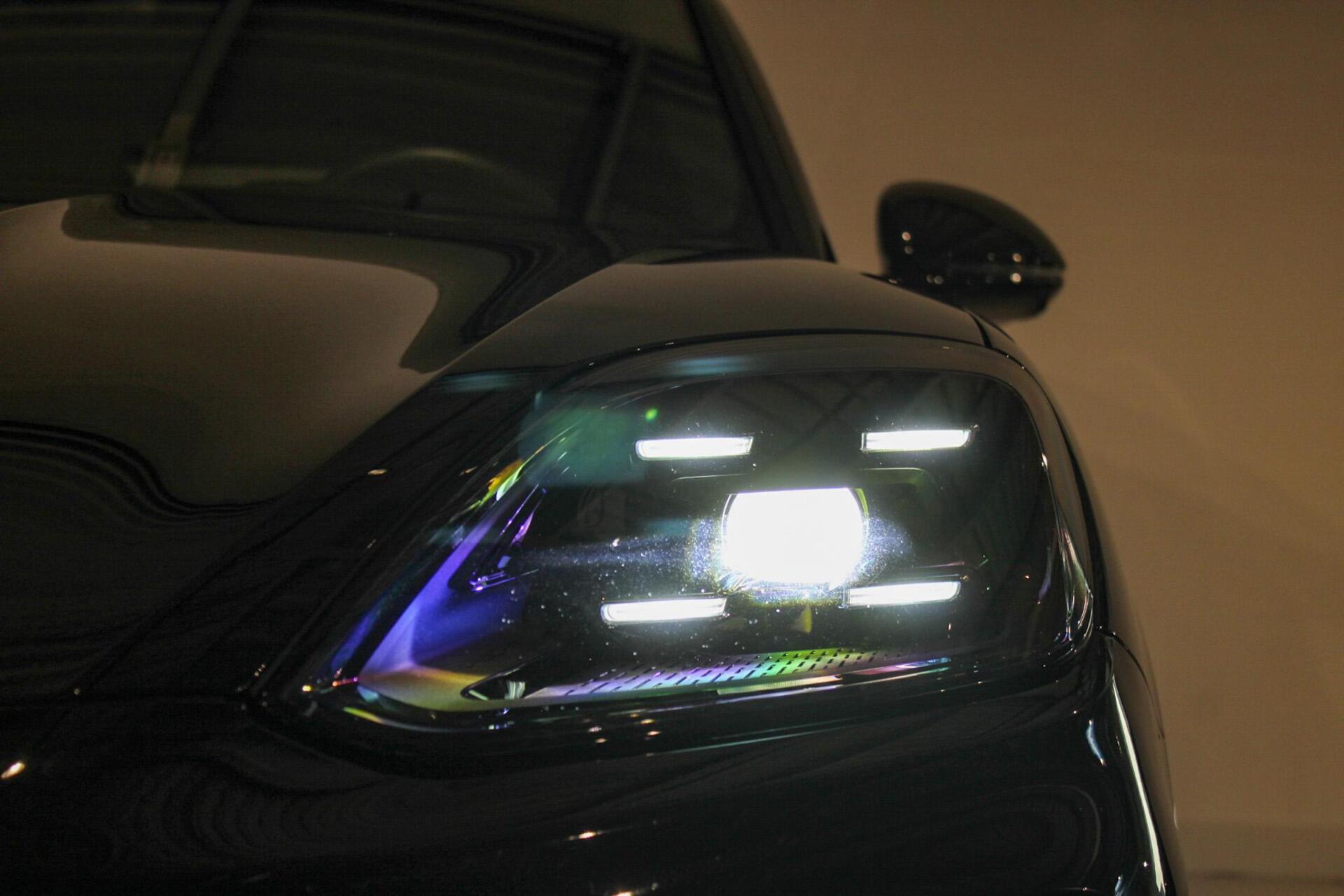 Foto van Porsche Cayenne E-hybrid