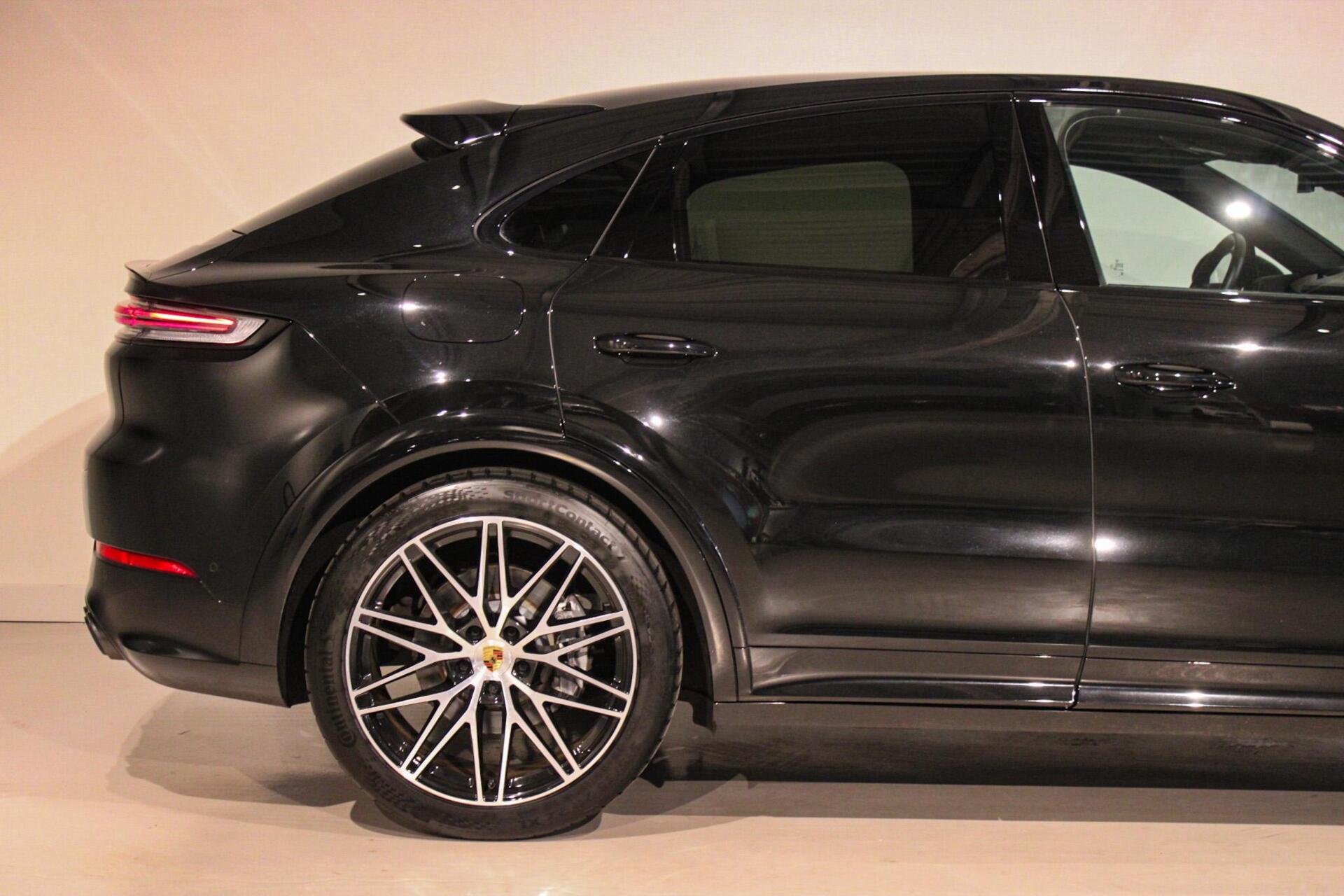 Foto van Porsche Cayenne E-hybrid