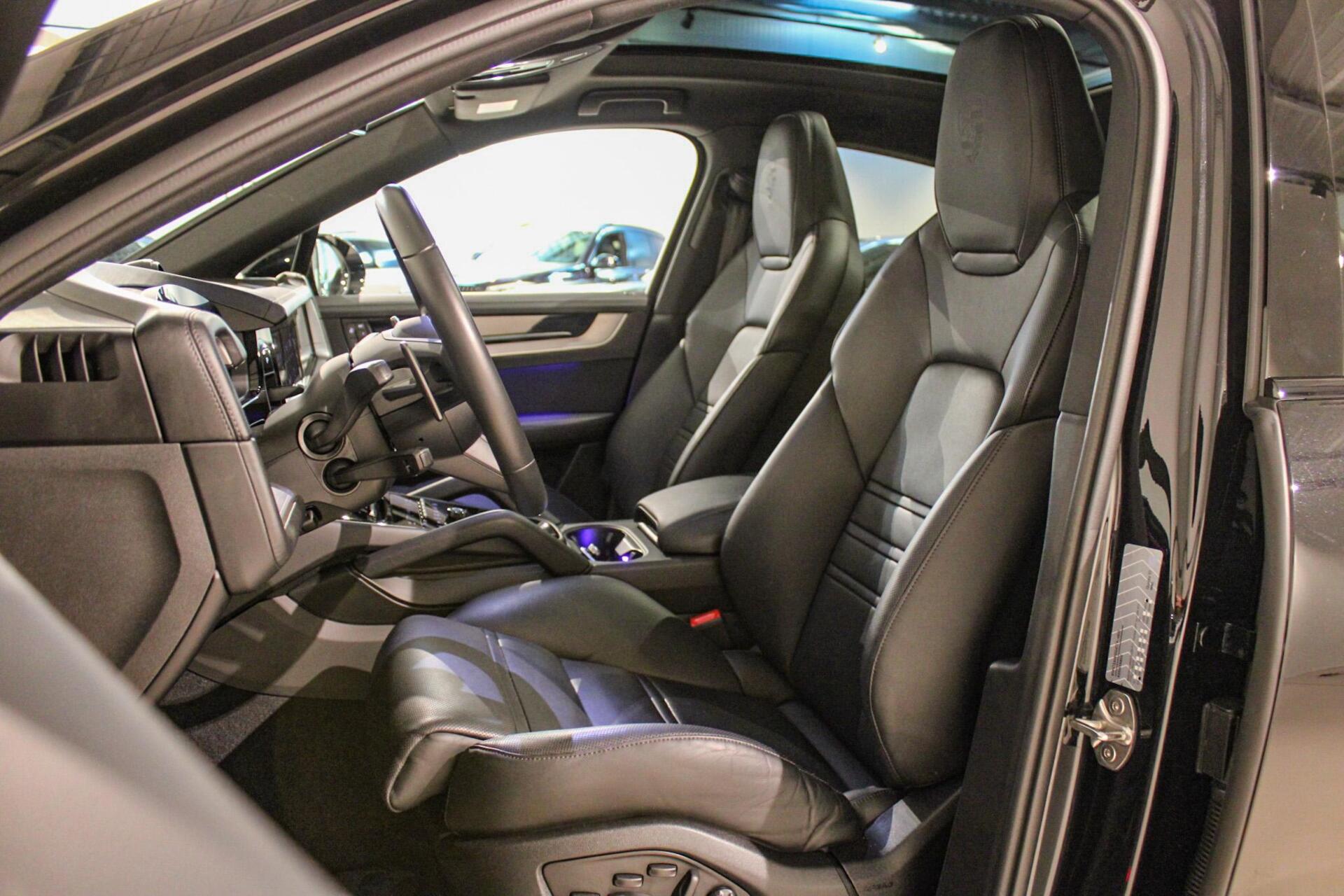 Foto van Porsche Cayenne E-hybrid