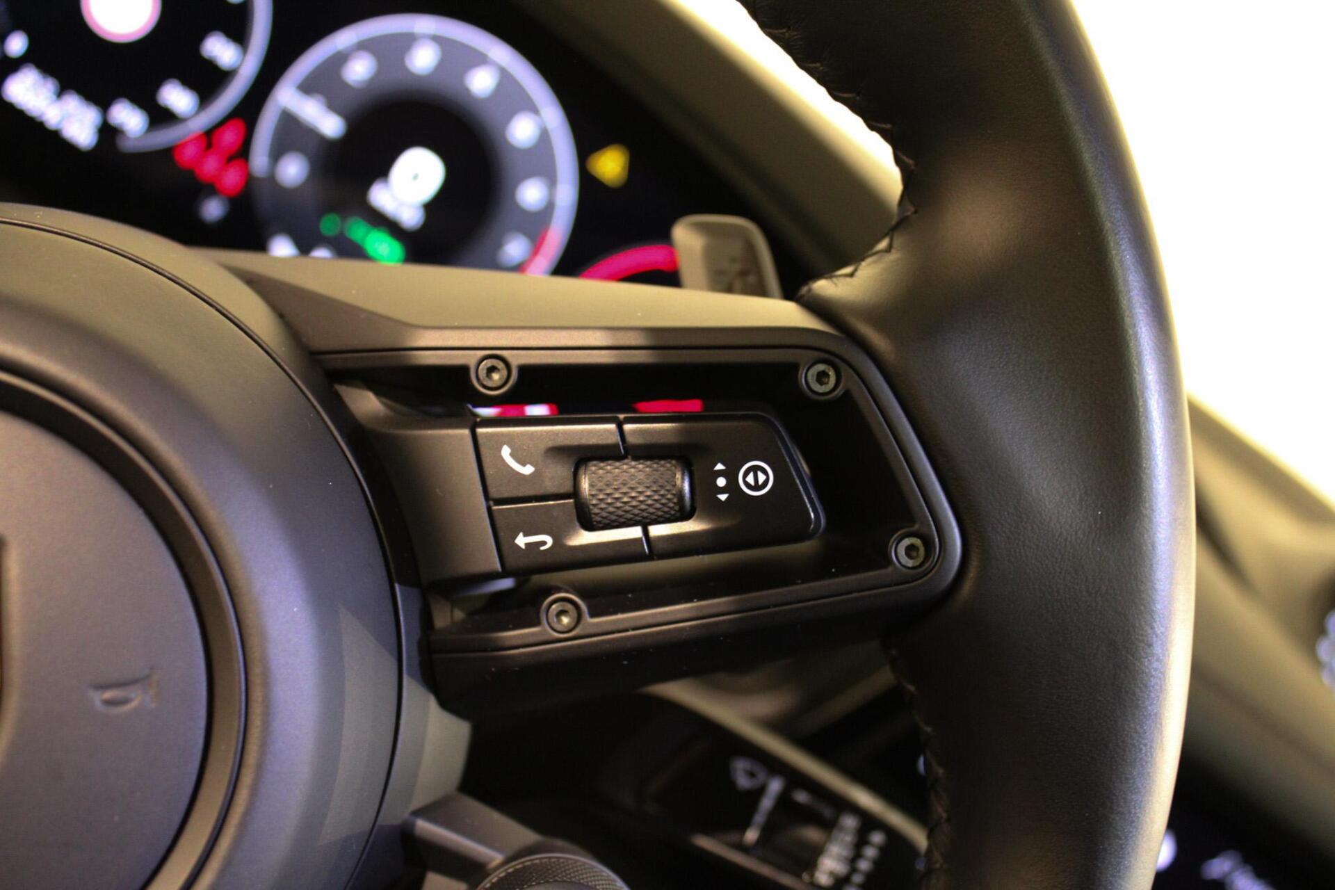 Foto van Porsche Cayenne E-hybrid