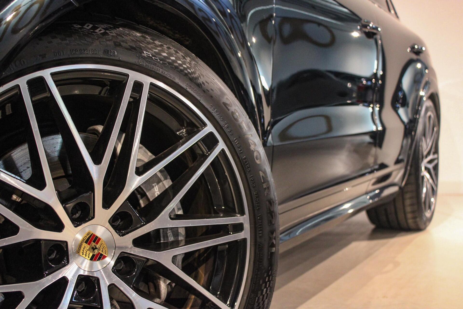 Foto van Porsche Cayenne E-hybrid