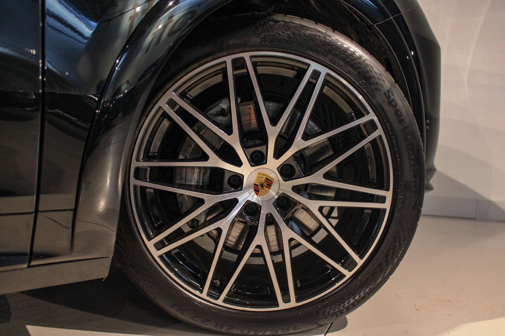Foto van Porsche Cayenne E-hybrid
