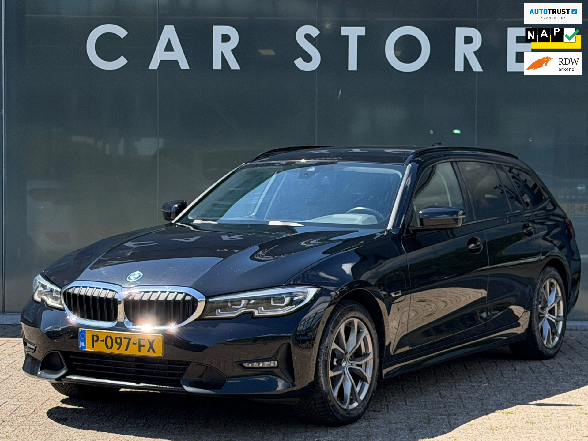 BMW 320e 320e Business Edition Plus  1E EIGENAAR 2022 - voorkant