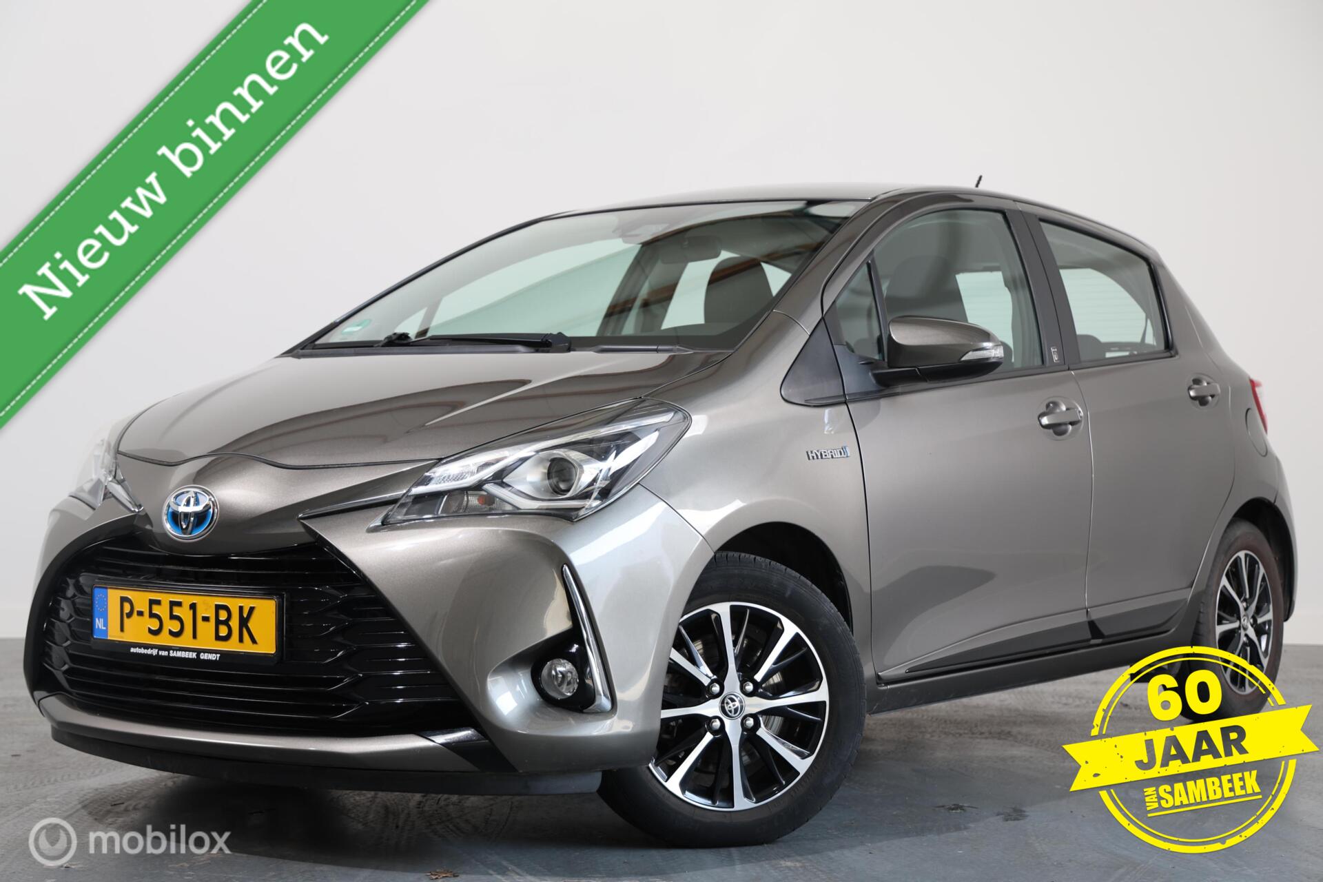 Toyota Toyota Yaris Hybrid 1.5 Hybrid Design - Stoelverwarming - Camera - Bluetooth 2018 - voorkant