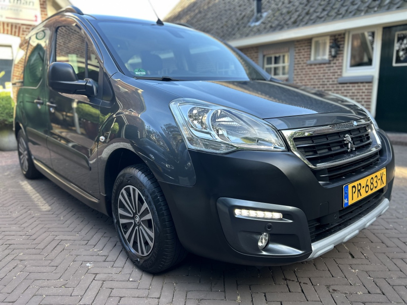 Foto van Peugeot Partner Tepee