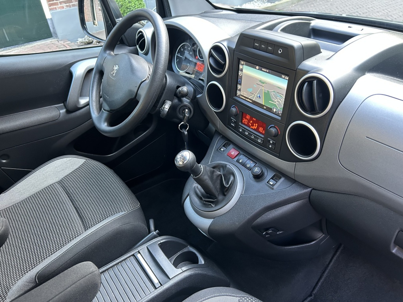 Foto van Peugeot Partner Tepee