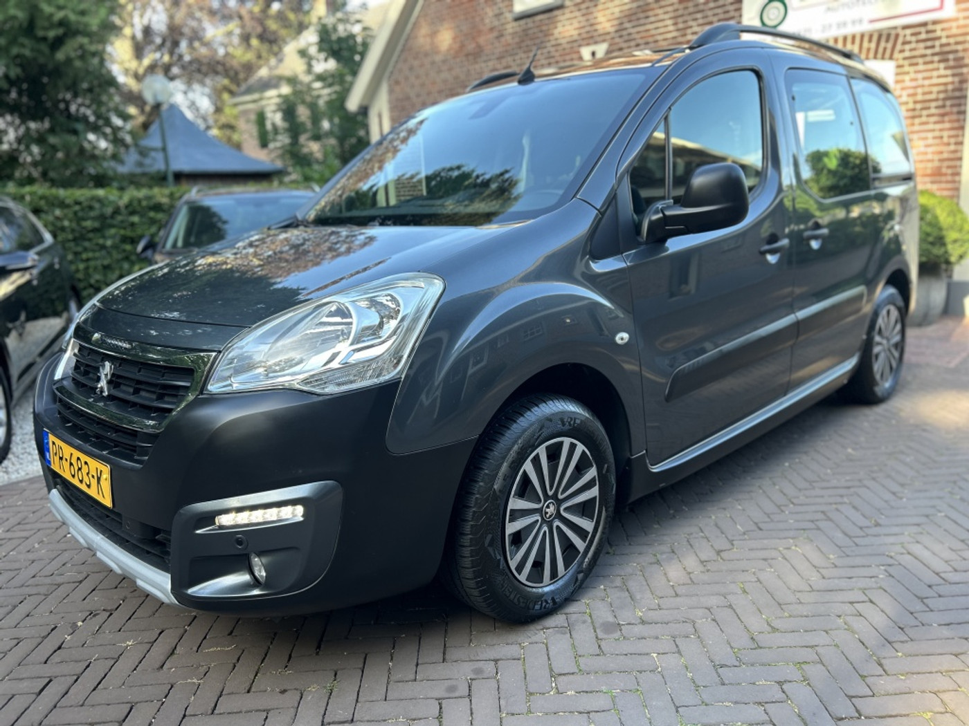 Foto van Peugeot Partner Tepee