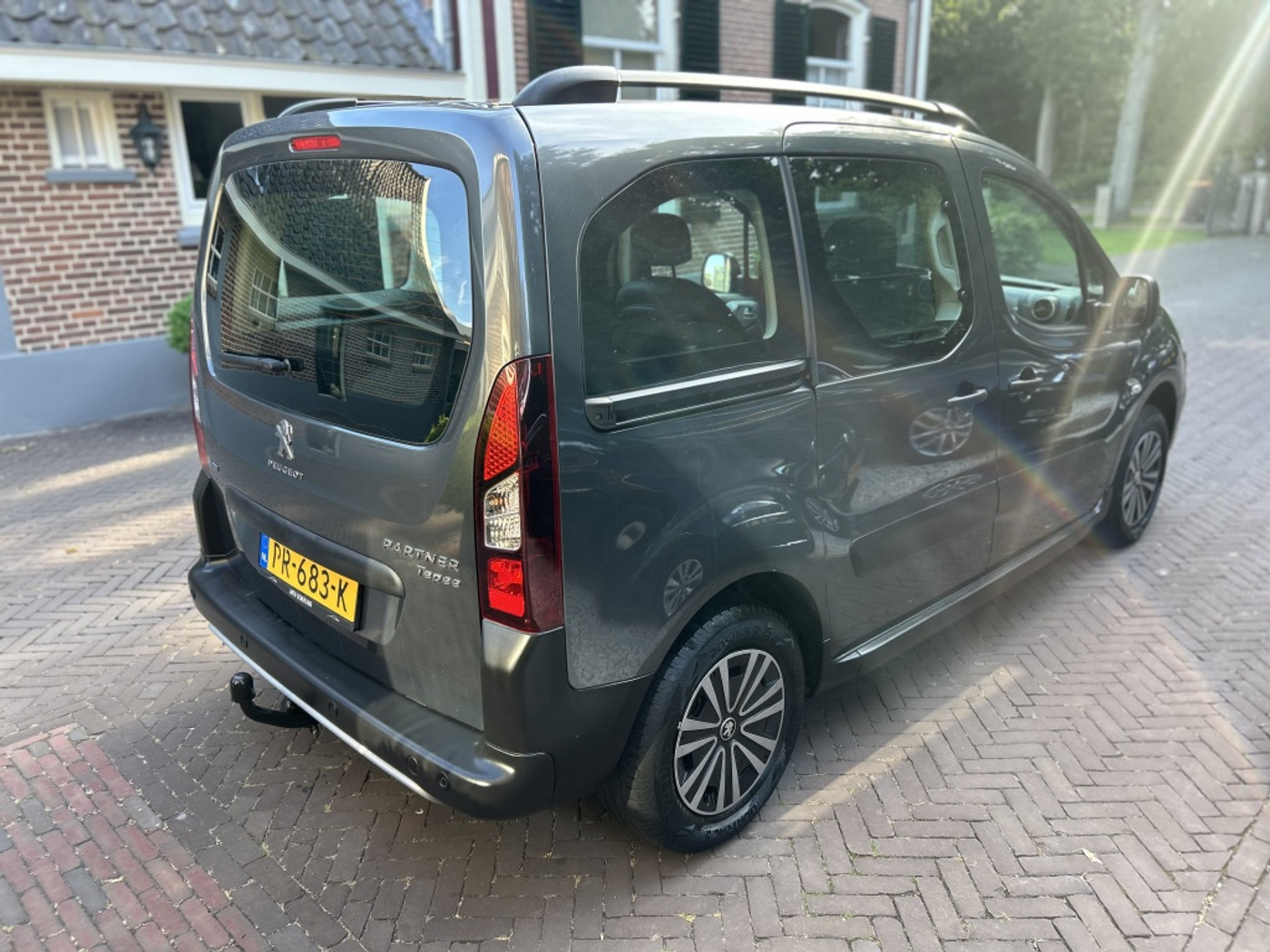 Foto van Peugeot Partner Tepee