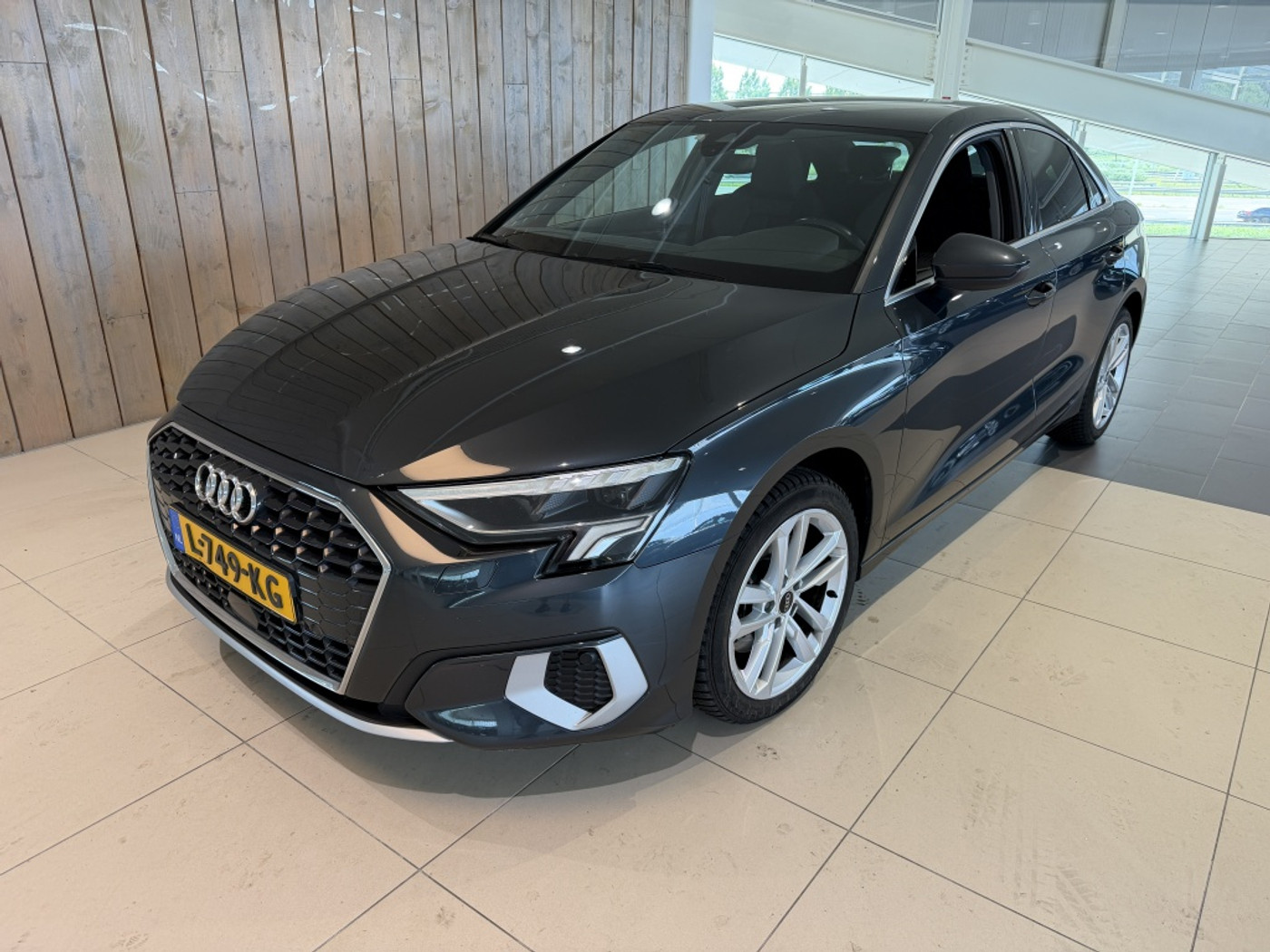 Audi A3 Limousine 30 TFSI Business edition 2021 - voorkant