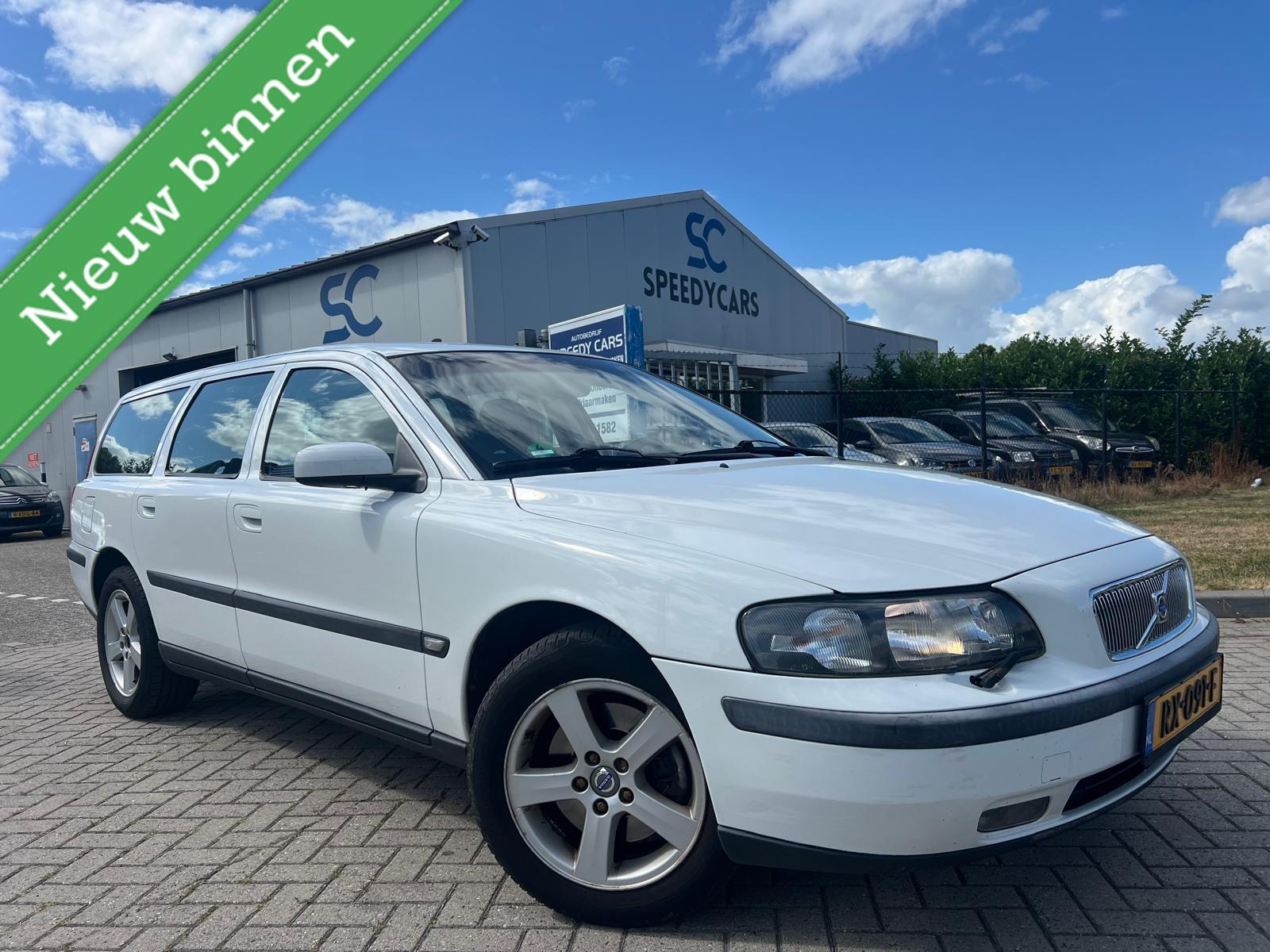Volvo V70 2.4 Automaat Cruise Clima Stoelverwarming Trekhaak 2003 - voorkant