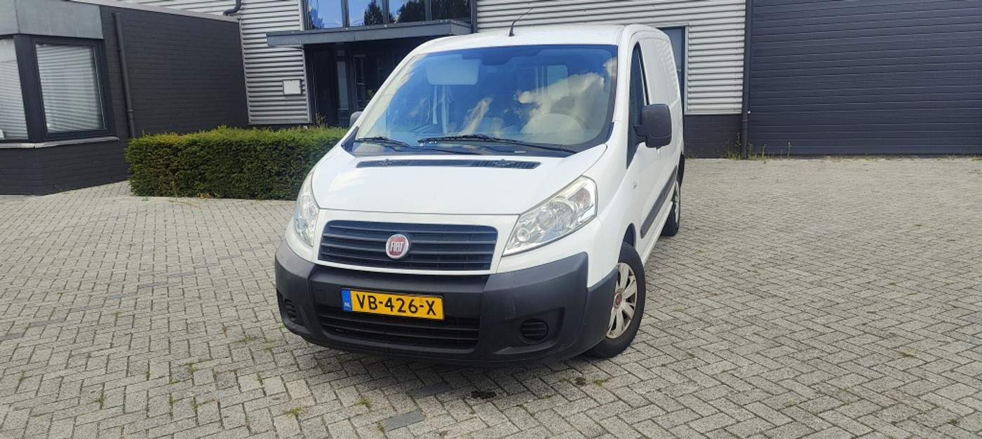 Volkswagen Caddy 1.6 TDI 2013 - voorkant
