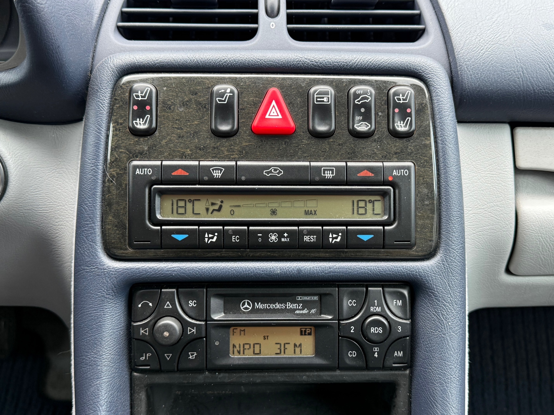 Foto van Mercedes-Benz CLK 320