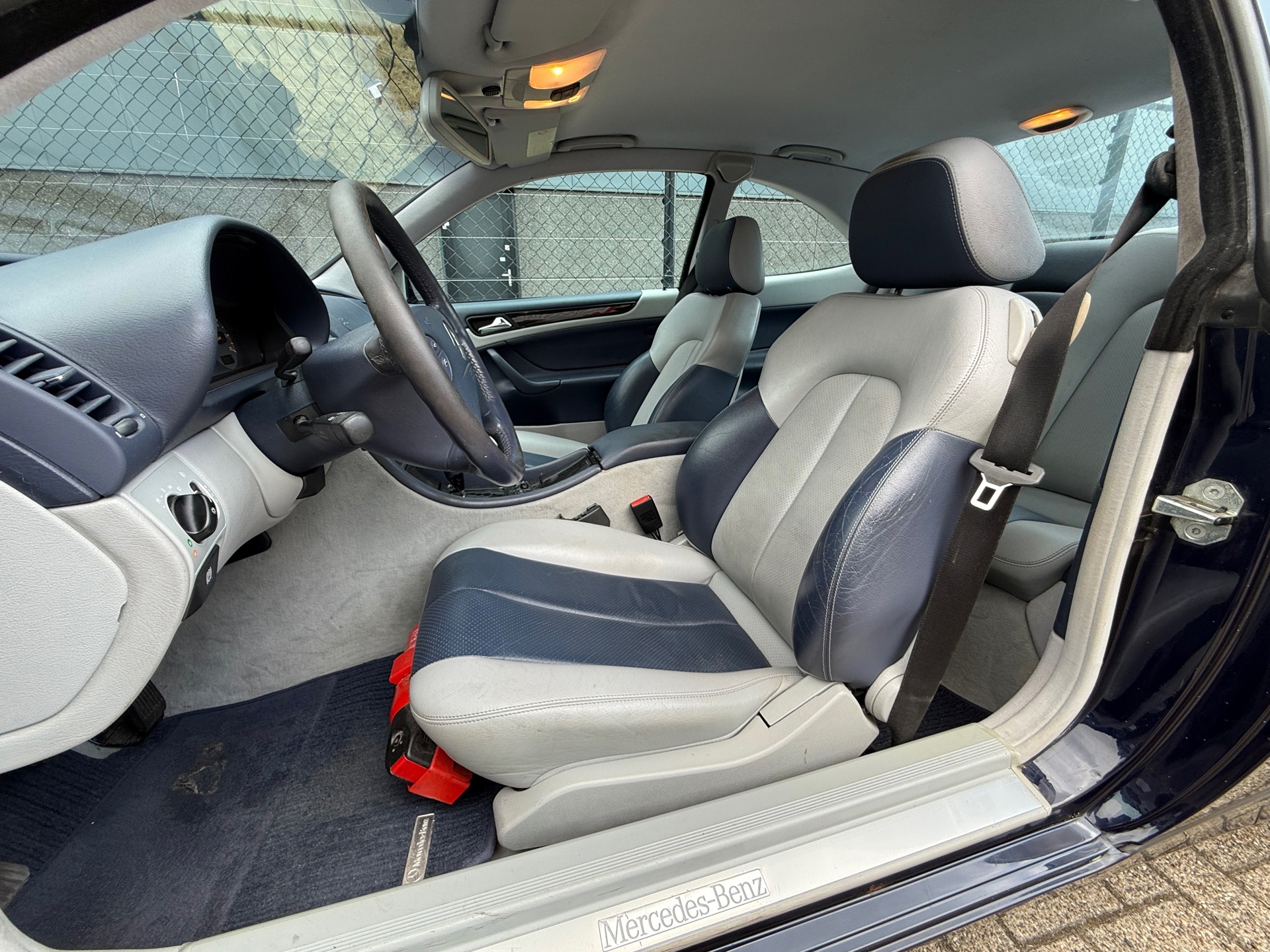Foto van Mercedes-Benz CLK 320