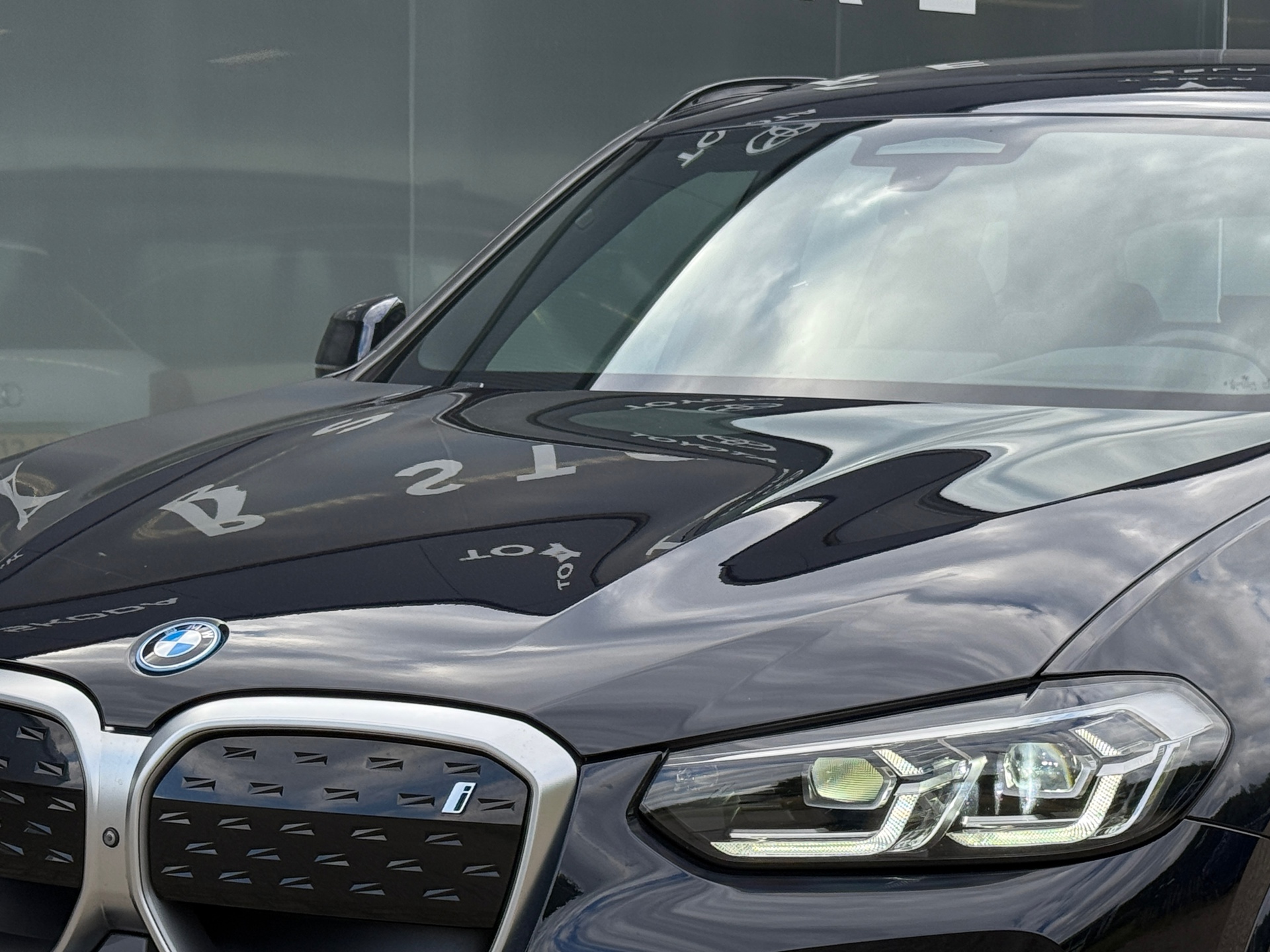Foto van BMW Ix3