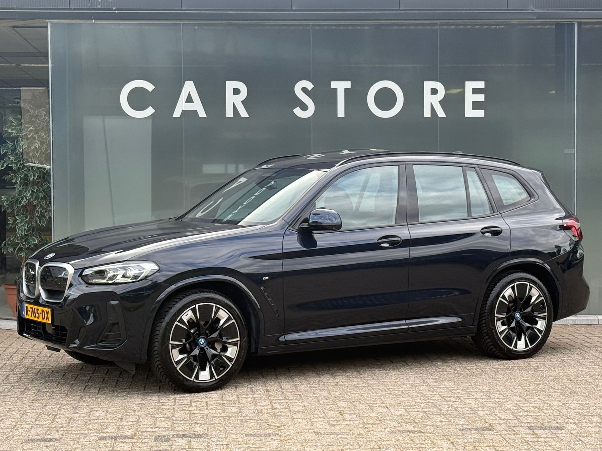 BMW Ix3 High Executive 80 kWh 100% SOH LCI FACELIFT M-SPORT 2022 - voorkant