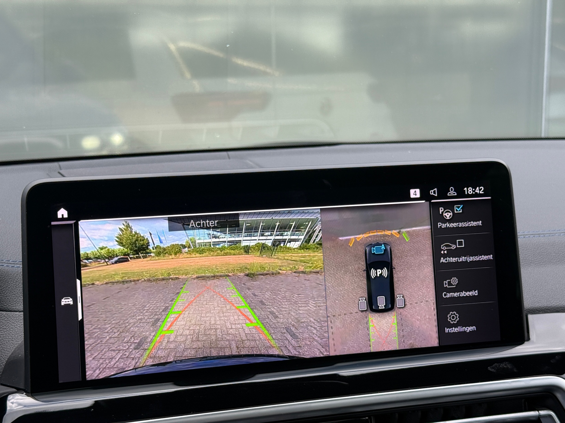 Foto van BMW Ix3