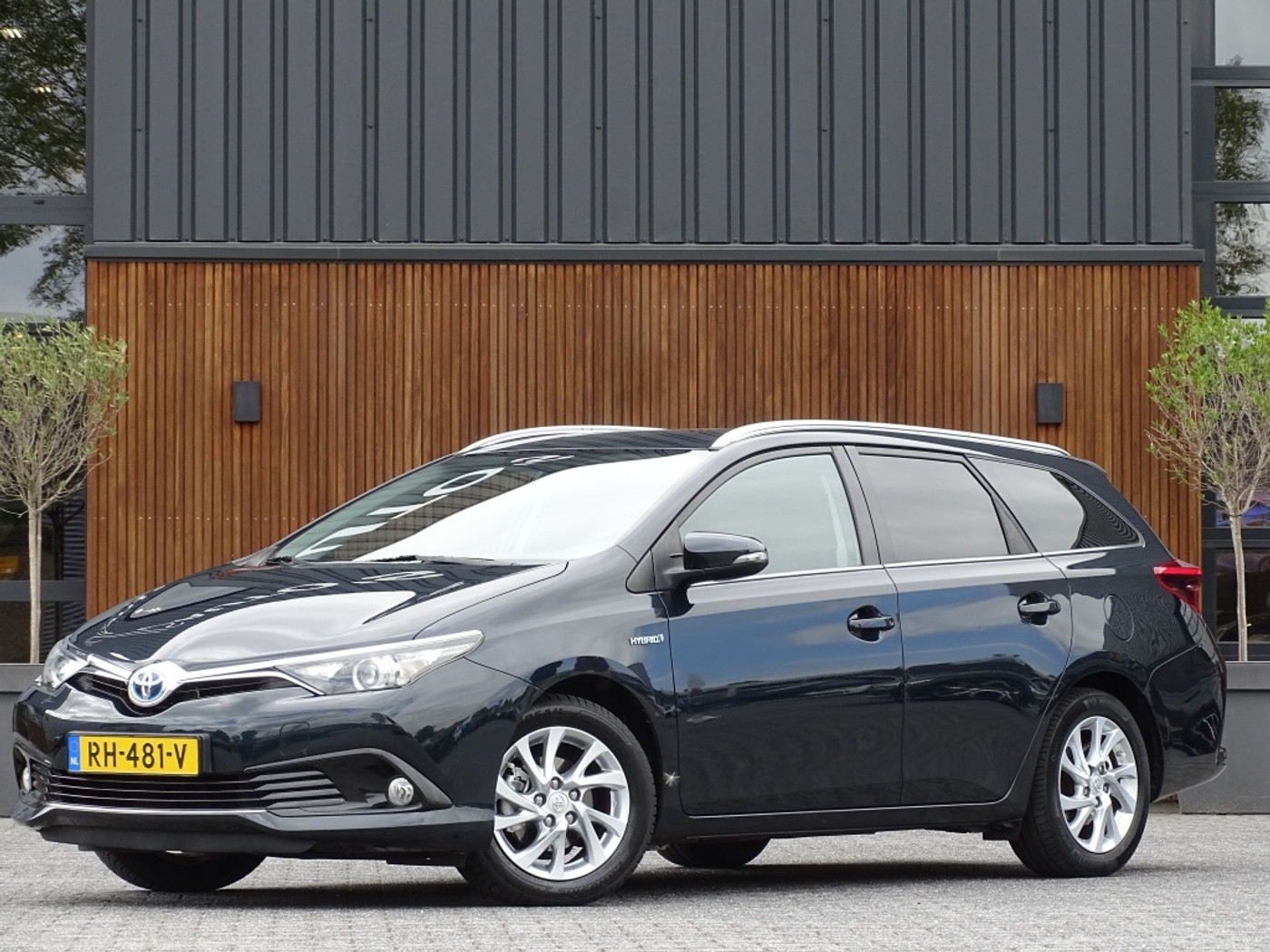 Toyota Toyota Auris 1.8 Hybrid 136PK / Dynamic Edit. / trekhaak / LED 2017 - voorkant