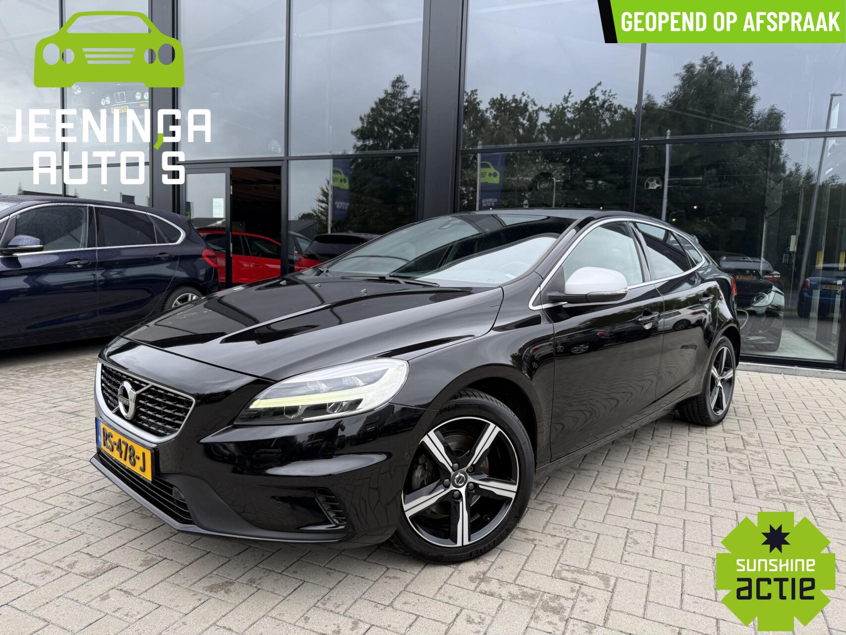Volvo V40 2.0 T4 R-Design|Camera|Leer|Stoelverwarming|Trekhaak|Pano 2018 - voorkant