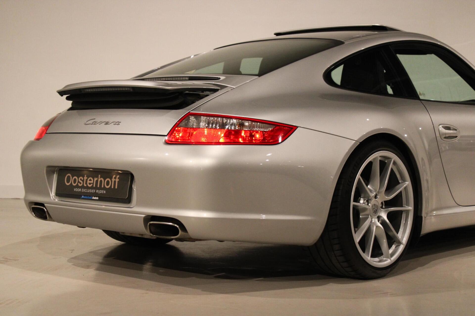 Foto van Porsche 911 Carrera