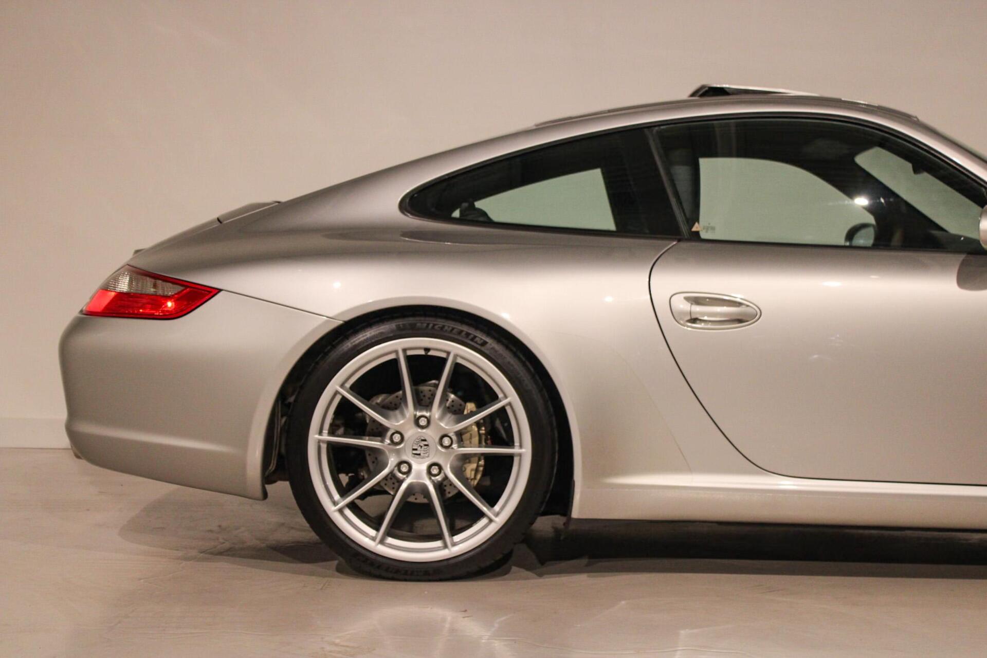 Foto van Porsche 911 Carrera