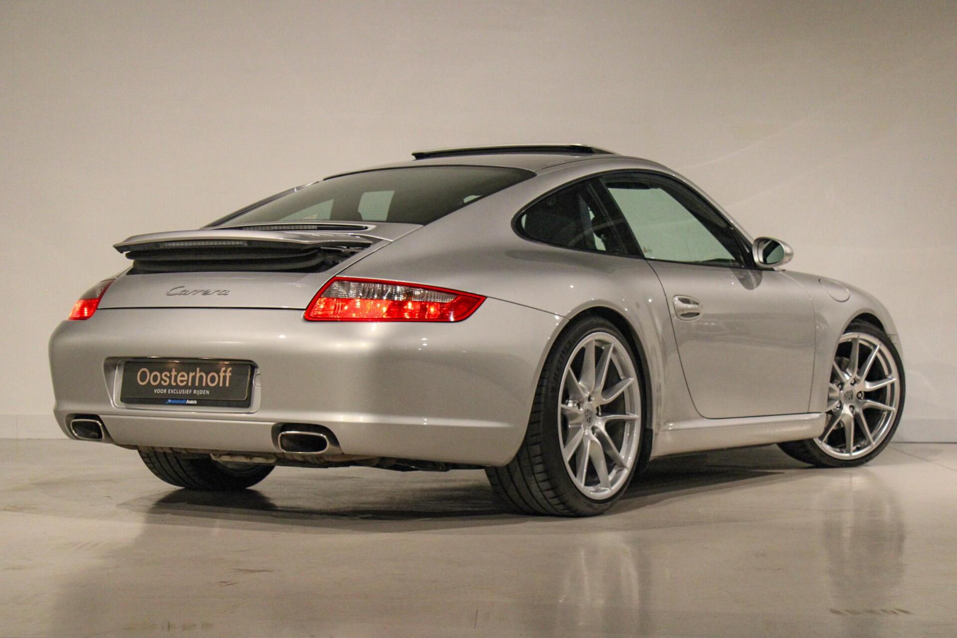 Foto van Porsche 911 Carrera