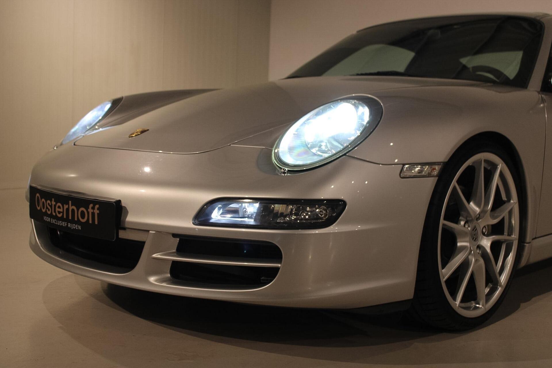 Foto van Porsche 911 Carrera