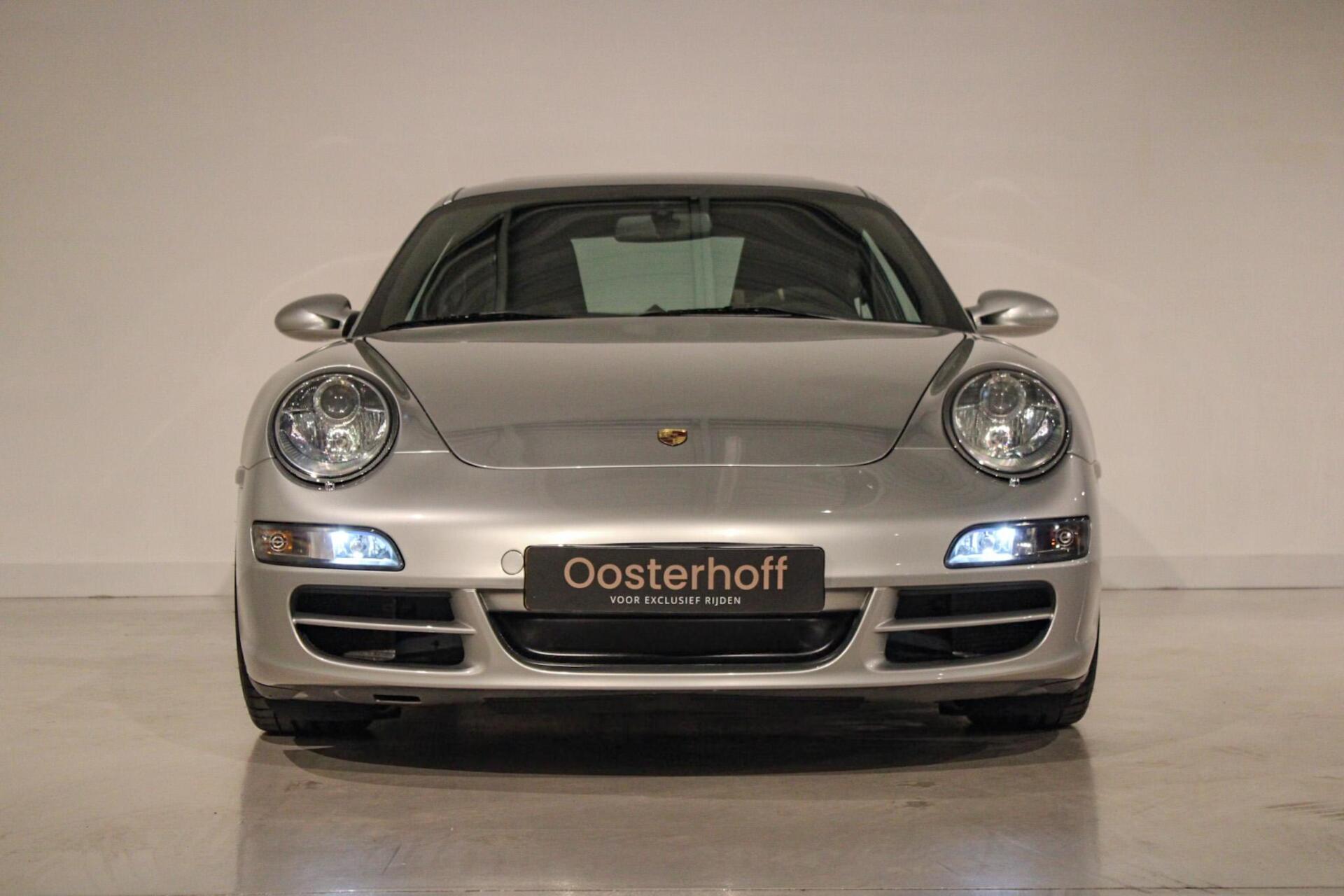 Foto van Porsche 911 Carrera