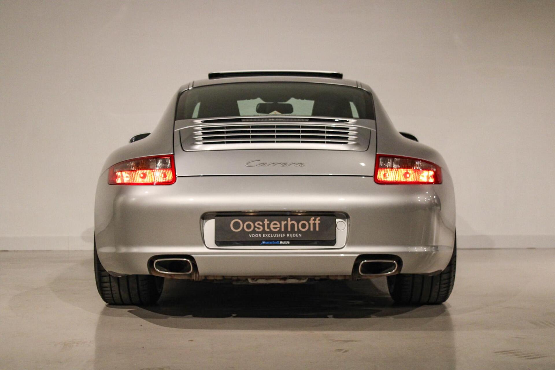 Foto van Porsche 911 Carrera
