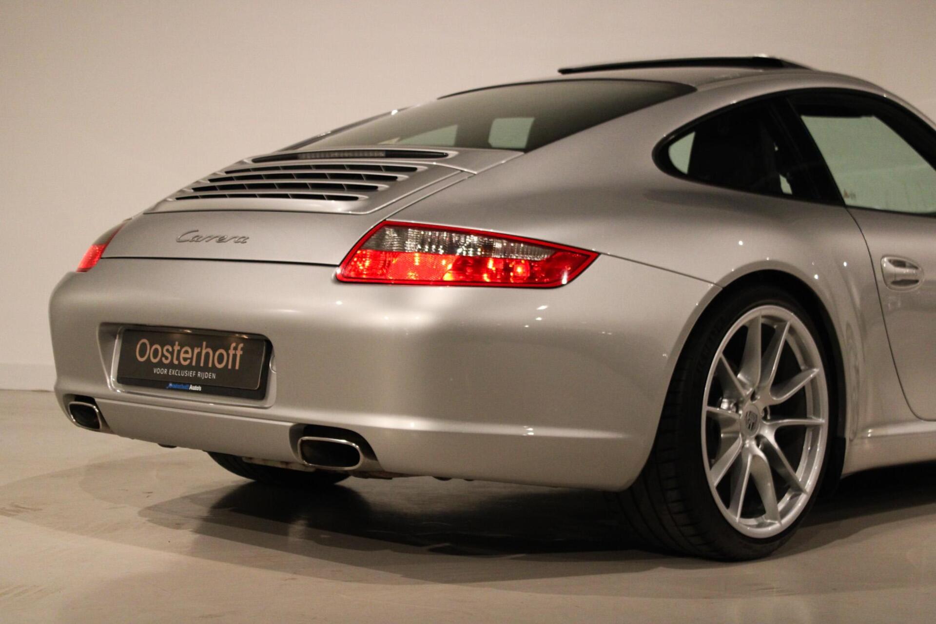 Foto van Porsche 911 Carrera