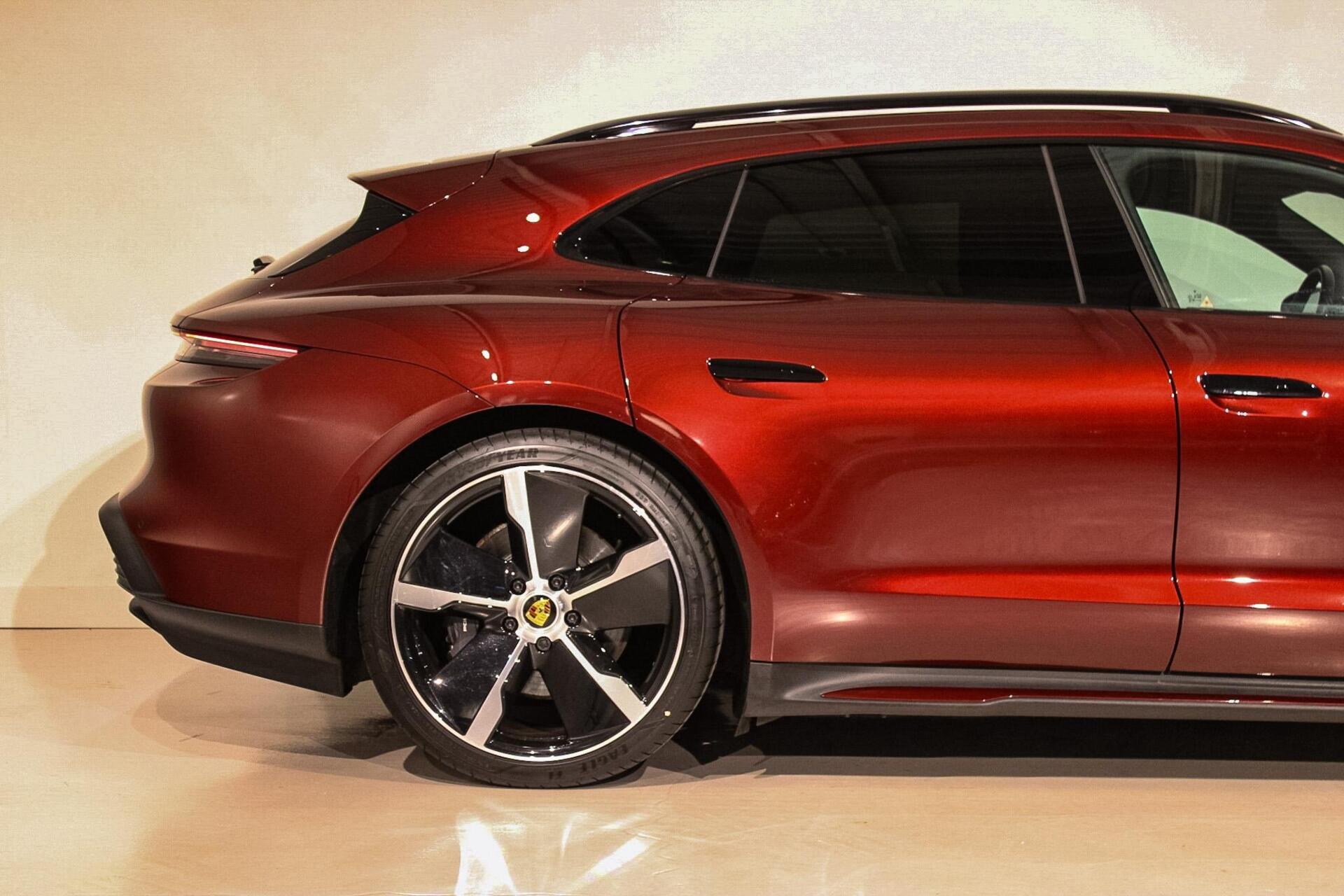 Foto van Porsche Taycan