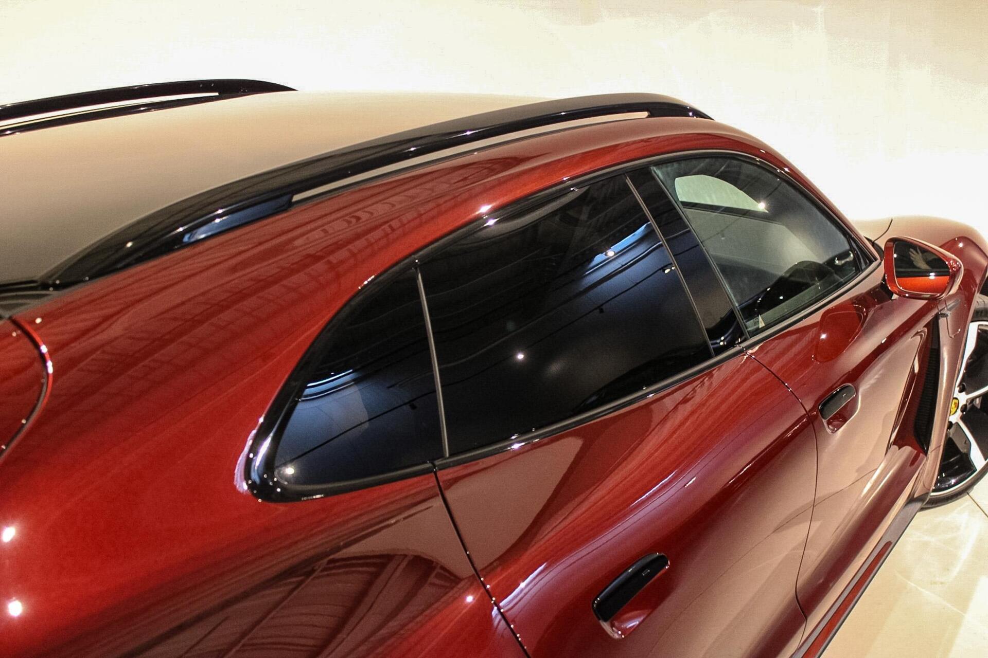 Foto van Porsche Taycan