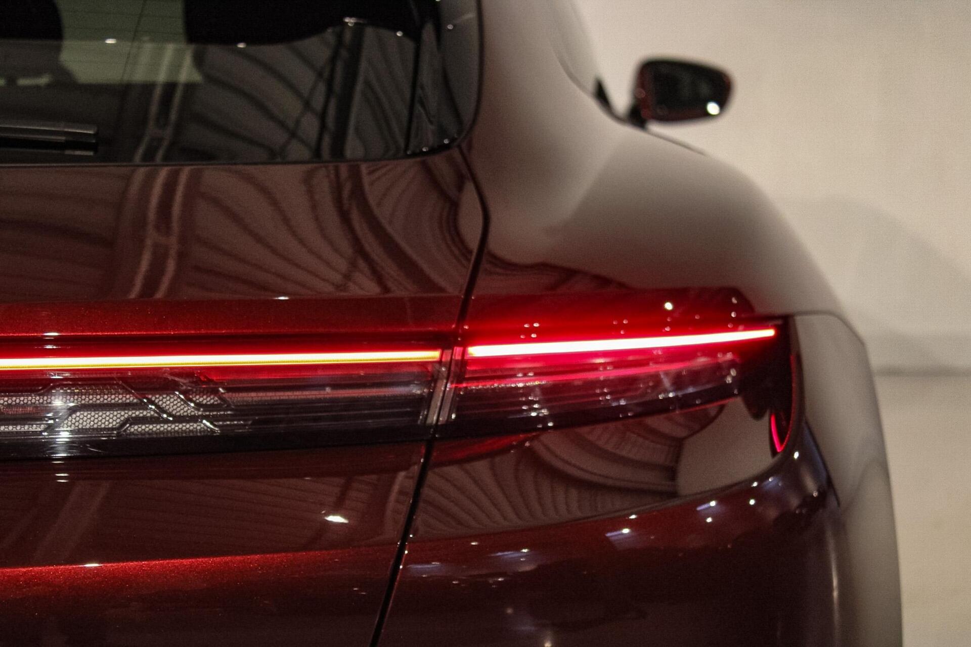 Foto van Porsche Taycan