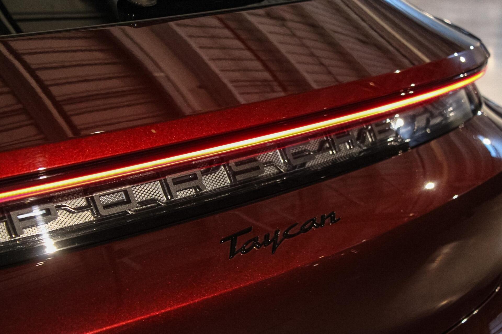 Foto van Porsche Taycan