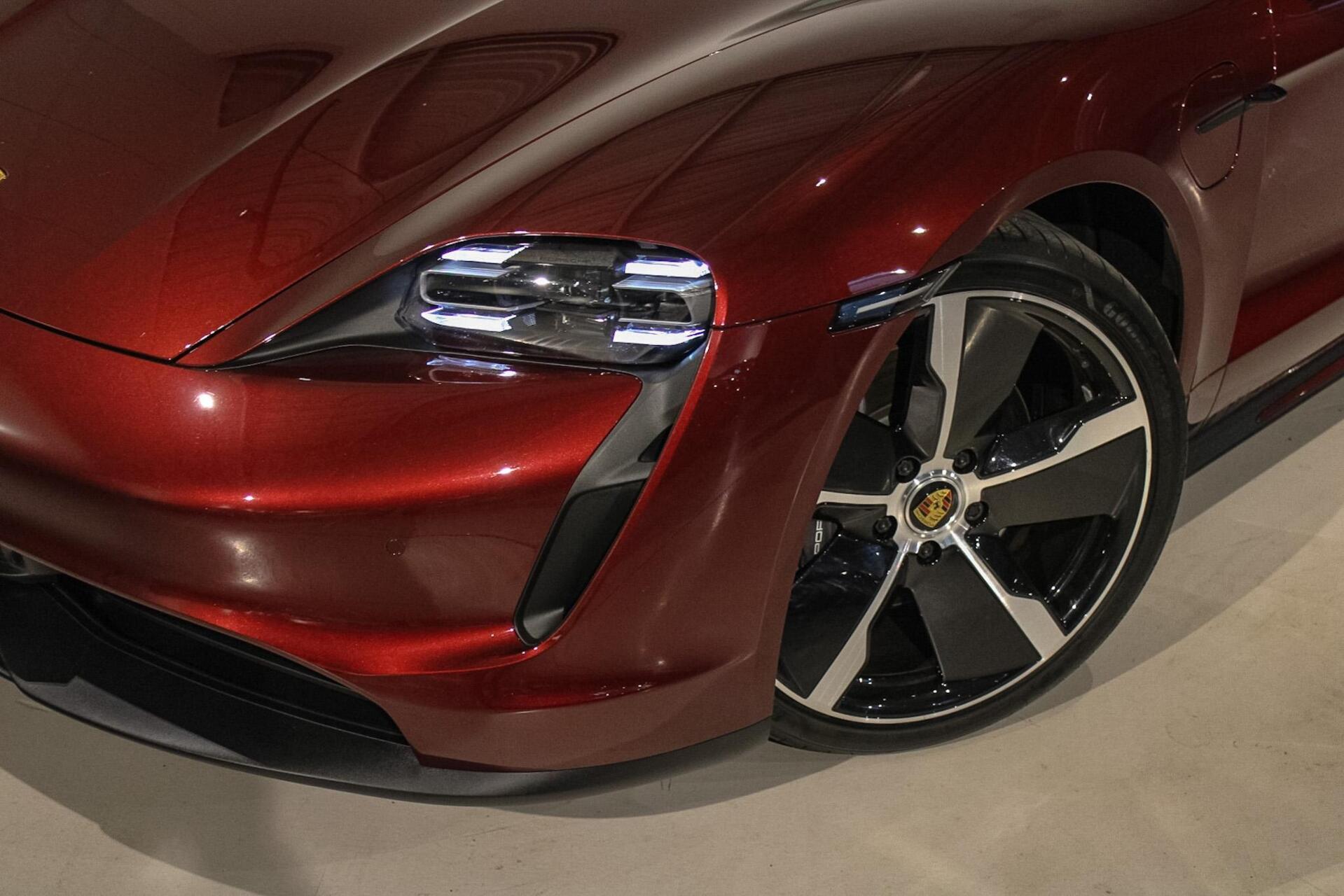 Foto van Porsche Taycan