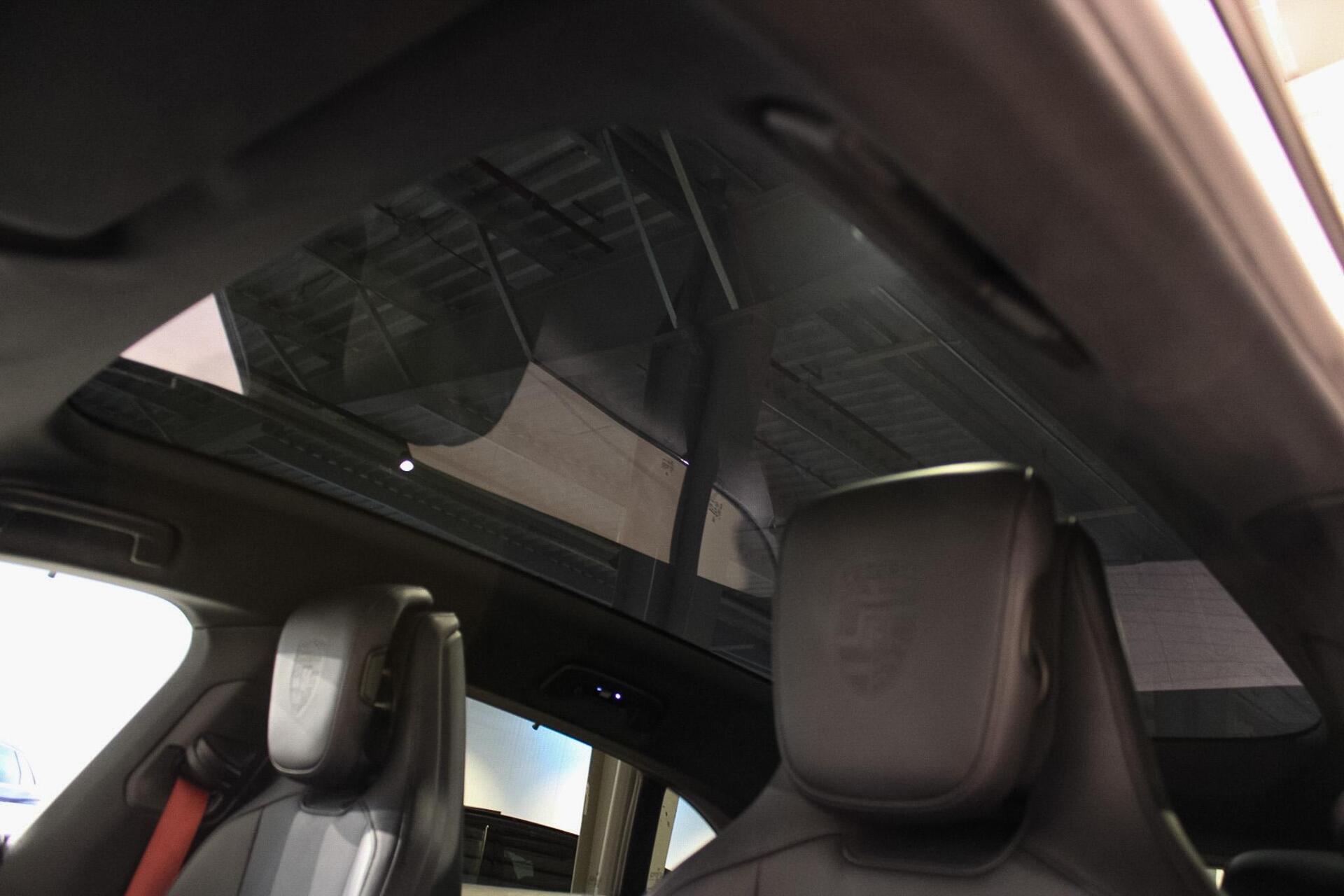 Foto van Porsche Taycan