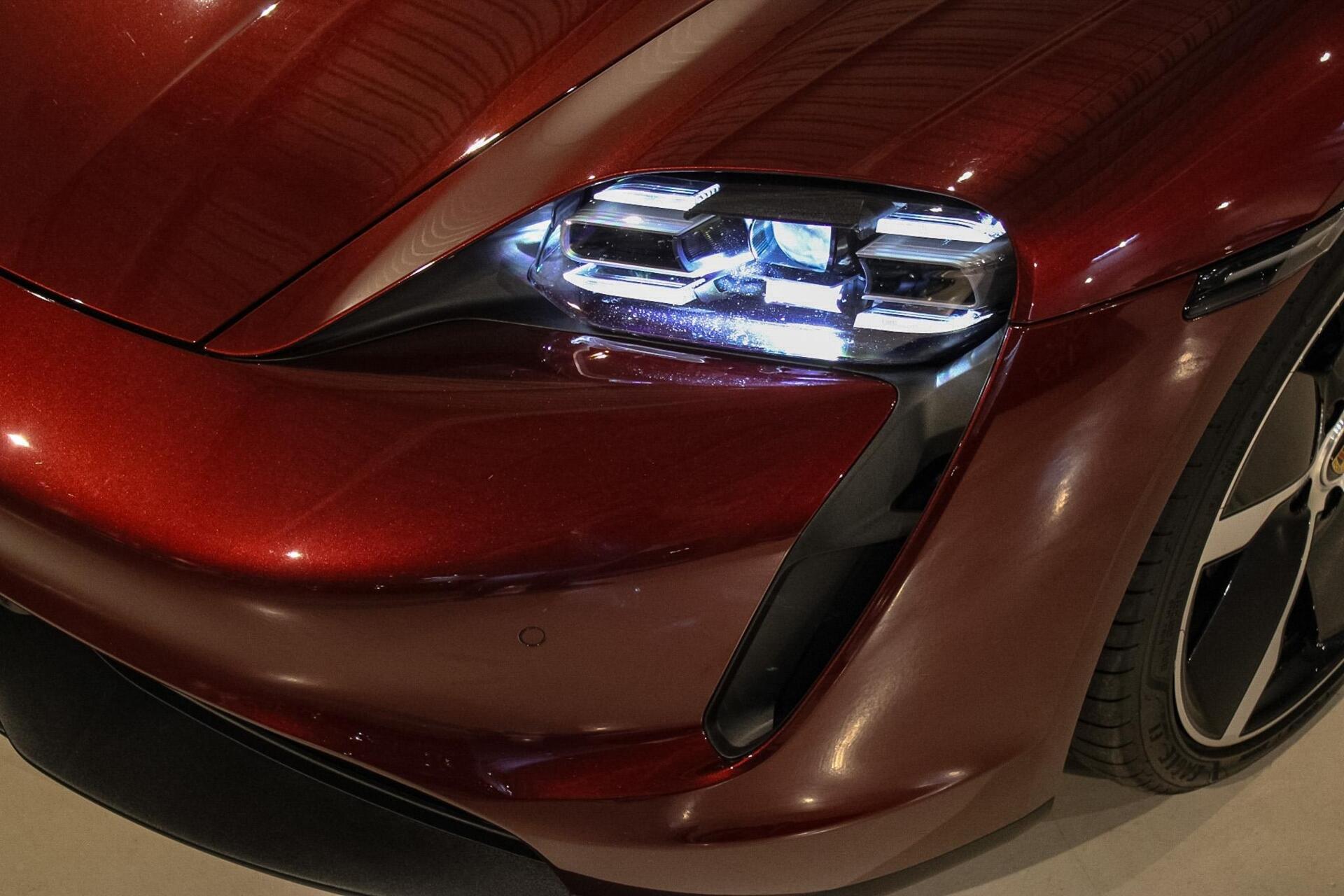 Foto van Porsche Taycan