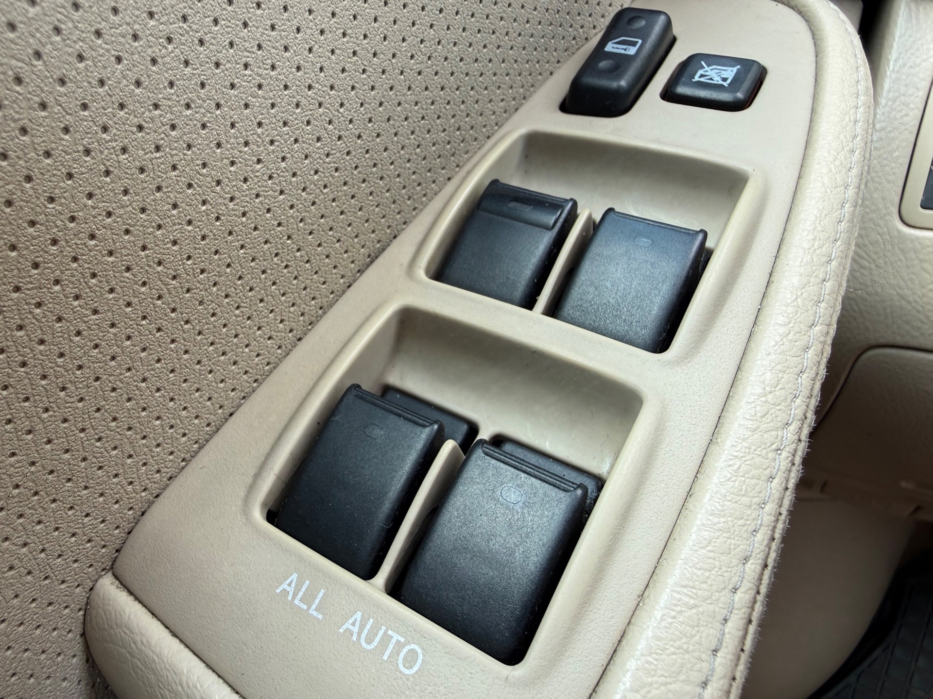 Foto van Toyota Toyota Avensis